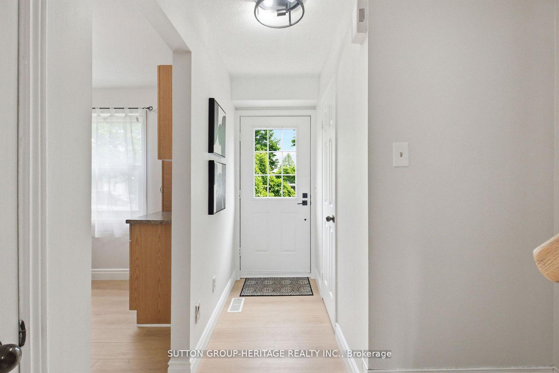 Photo 3 of 1413 Beaverbrook Court, Oshawa, Lakeview — HOMEH