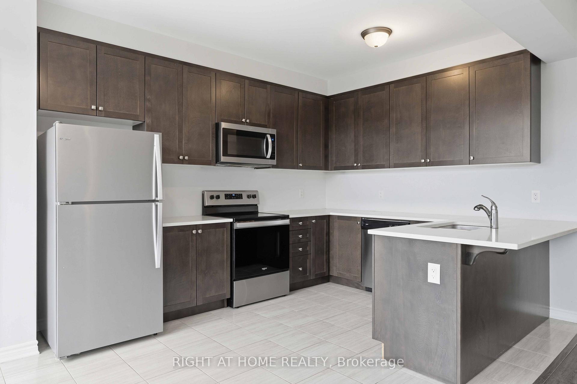Photo 9 of 404 Edgevalley Court, Ottawa, Stittsville (North) — HOMEH