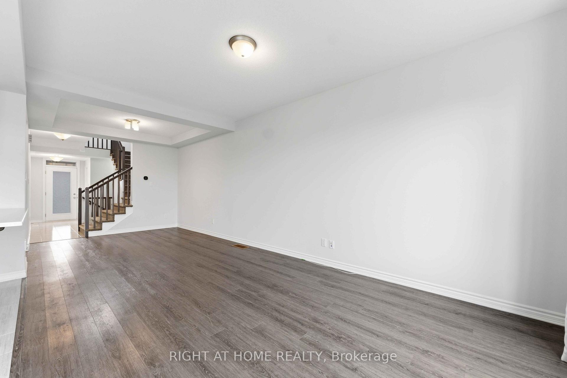Photo 11 of 404 Edgevalley Court, Ottawa, Stittsville (North) — HOMEH