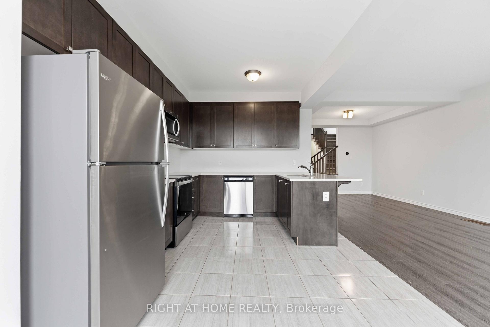 Photo 12 of 404 Edgevalley Court, Ottawa, Stittsville (North) — HOMEH