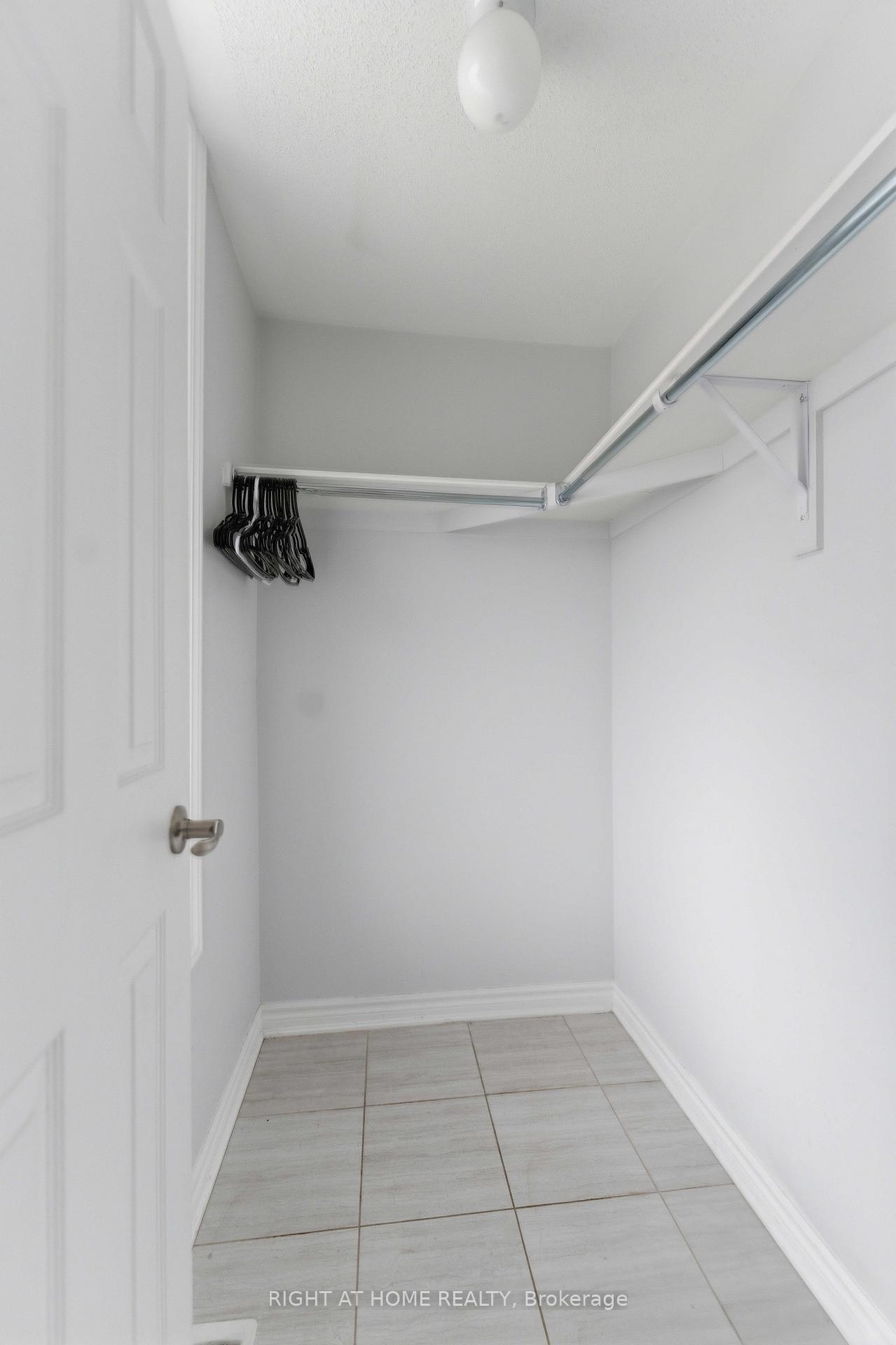 Photo 15 of 404 Edgevalley Court, Ottawa, Stittsville (North) — HOMEH