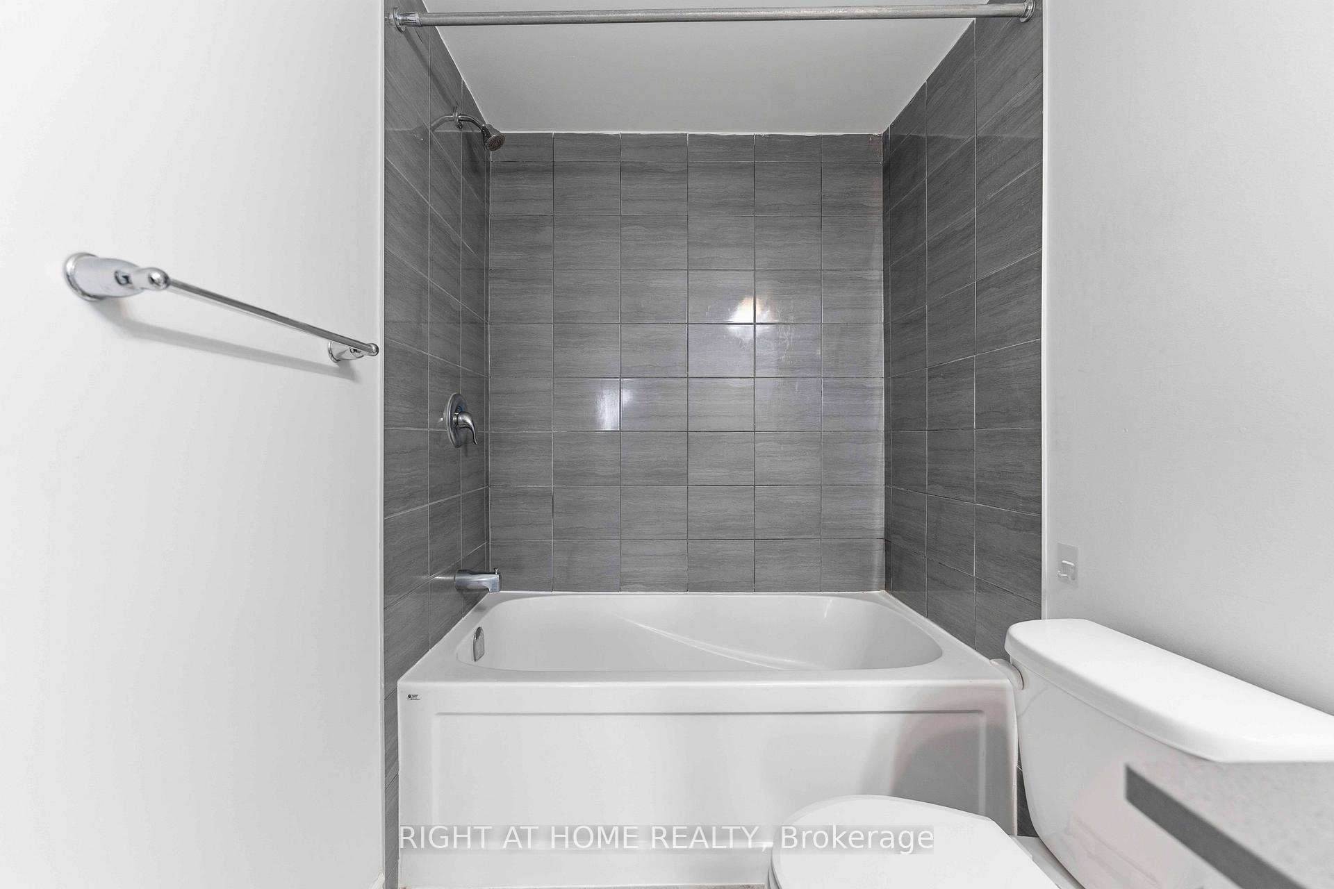 Photo 24 of 404 Edgevalley Court, Ottawa, Stittsville (North) — HOMEH
