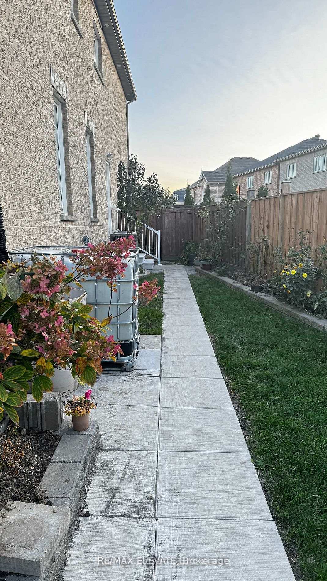 Photo 2 of Unit Bsmt, 64 Gooseman Crescent, Markham, Box Grove — HOMEH