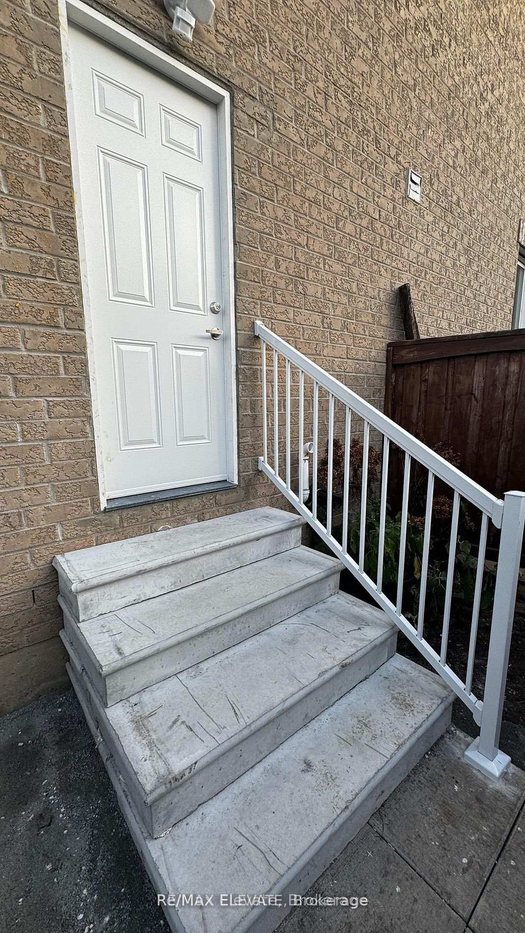 Photo 3 of Unit Bsmt, 64 Gooseman Crescent, Markham, Box Grove — HOMEH
