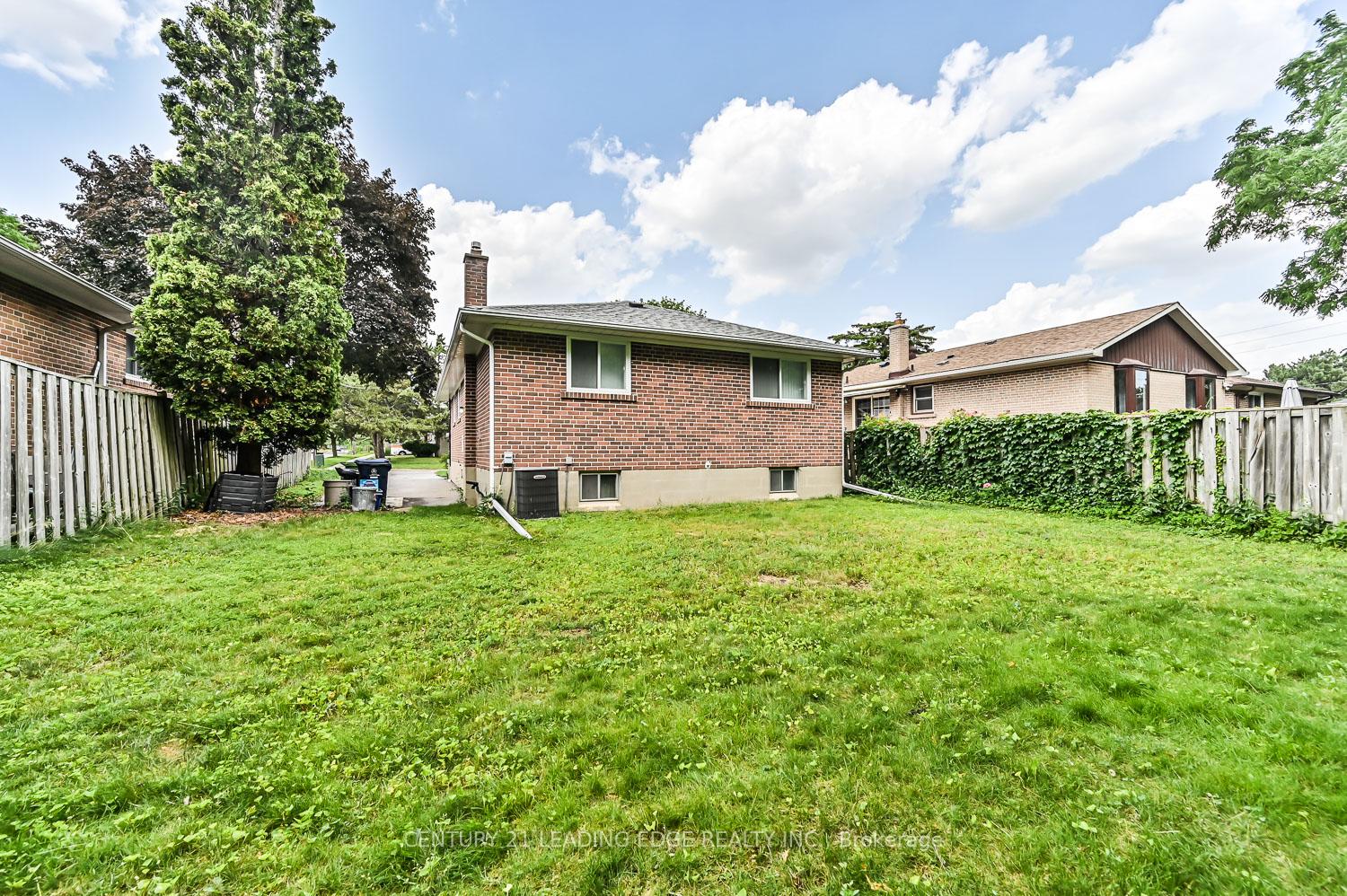 Photo 24 of 53 Danzig Street, Scarborough, West Hill — HOMEH