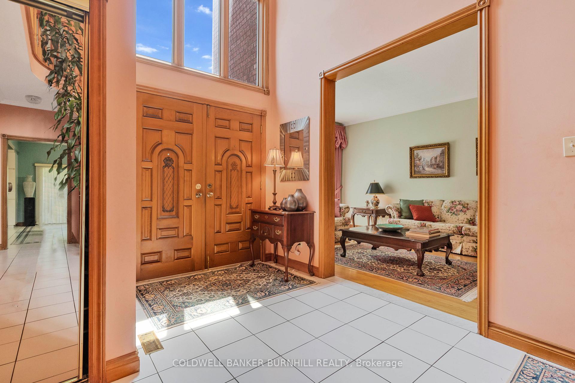 Photo 3 of 706 Glencairn Avenue, Toronto, Englemount-Lawrence — HOMEH