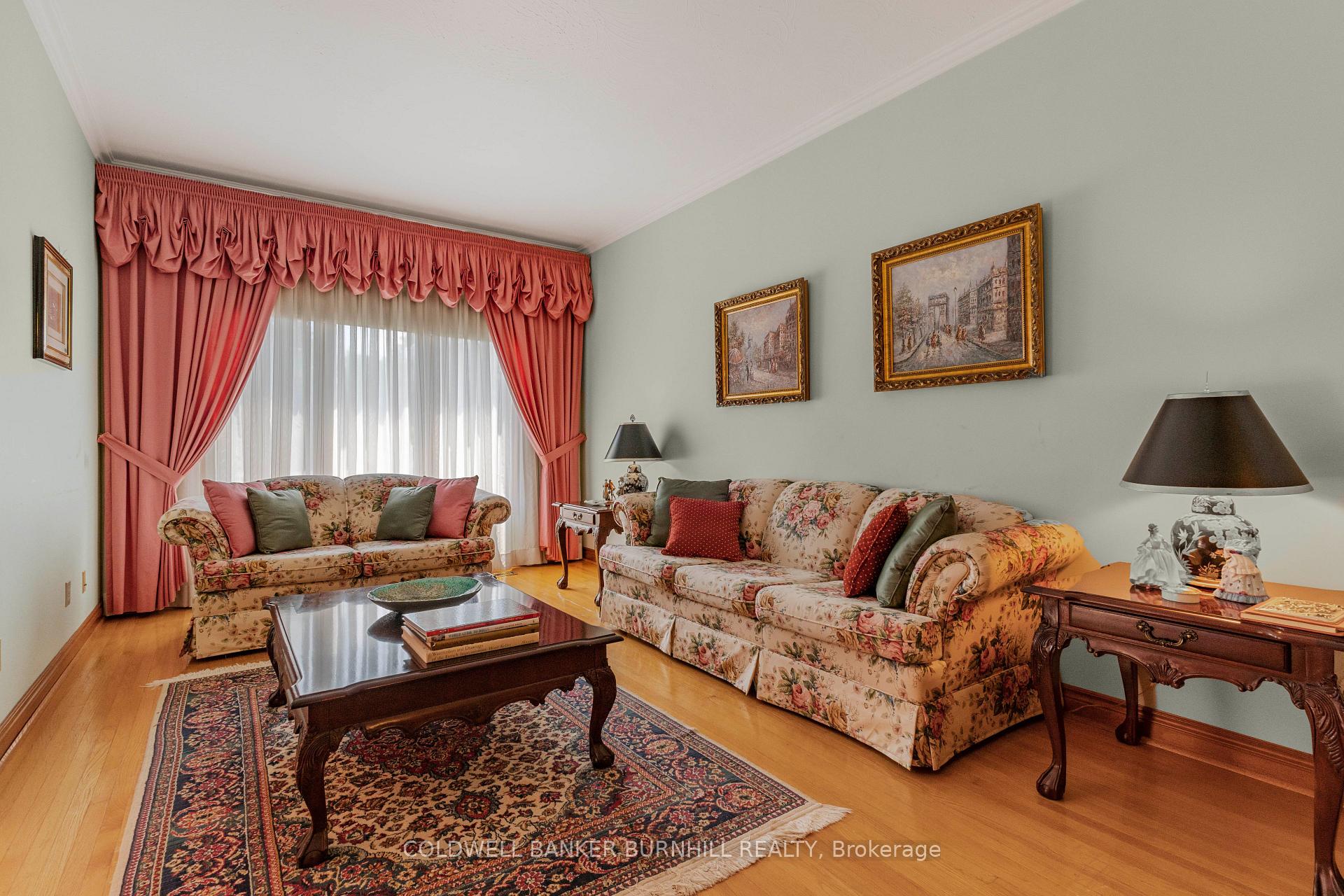 Photo 5 of 706 Glencairn Avenue, Toronto, Englemount-Lawrence — HOMEH