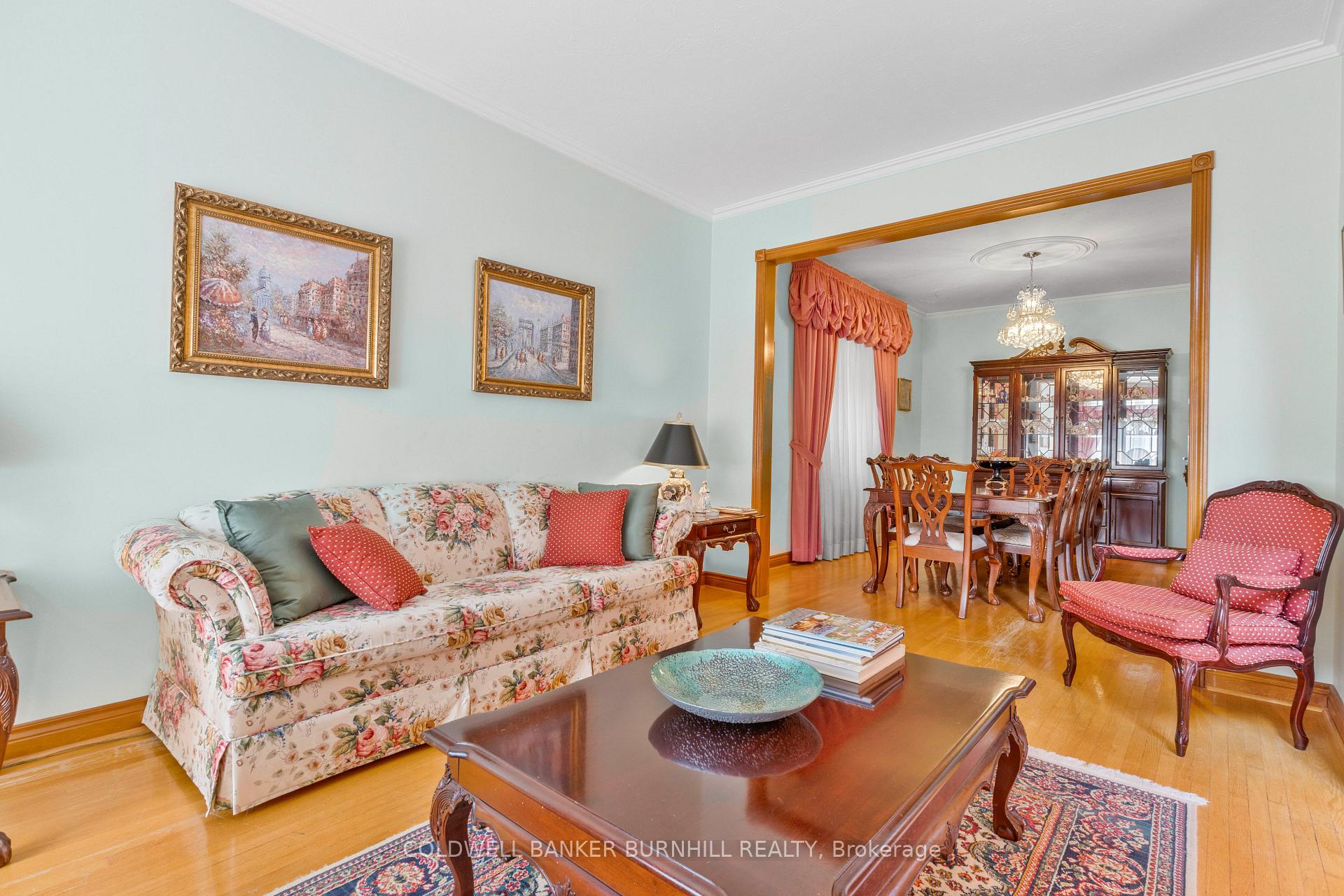 Photo 6 of 706 Glencairn Avenue, Toronto, Englemount-Lawrence — HOMEH
