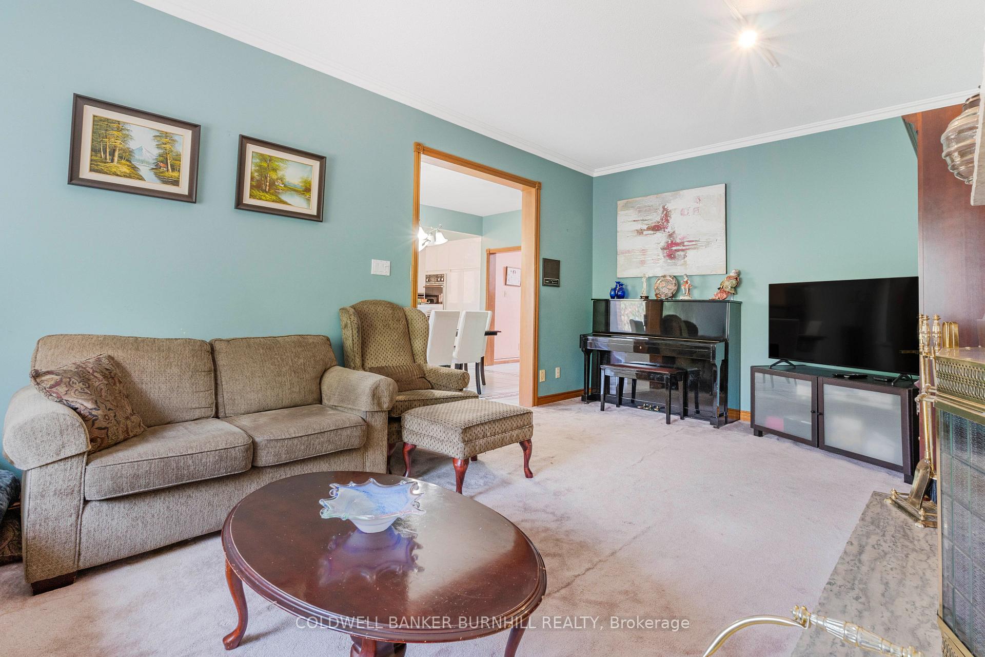 Photo 11 of 706 Glencairn Avenue, Toronto, Englemount-Lawrence — HOMEH