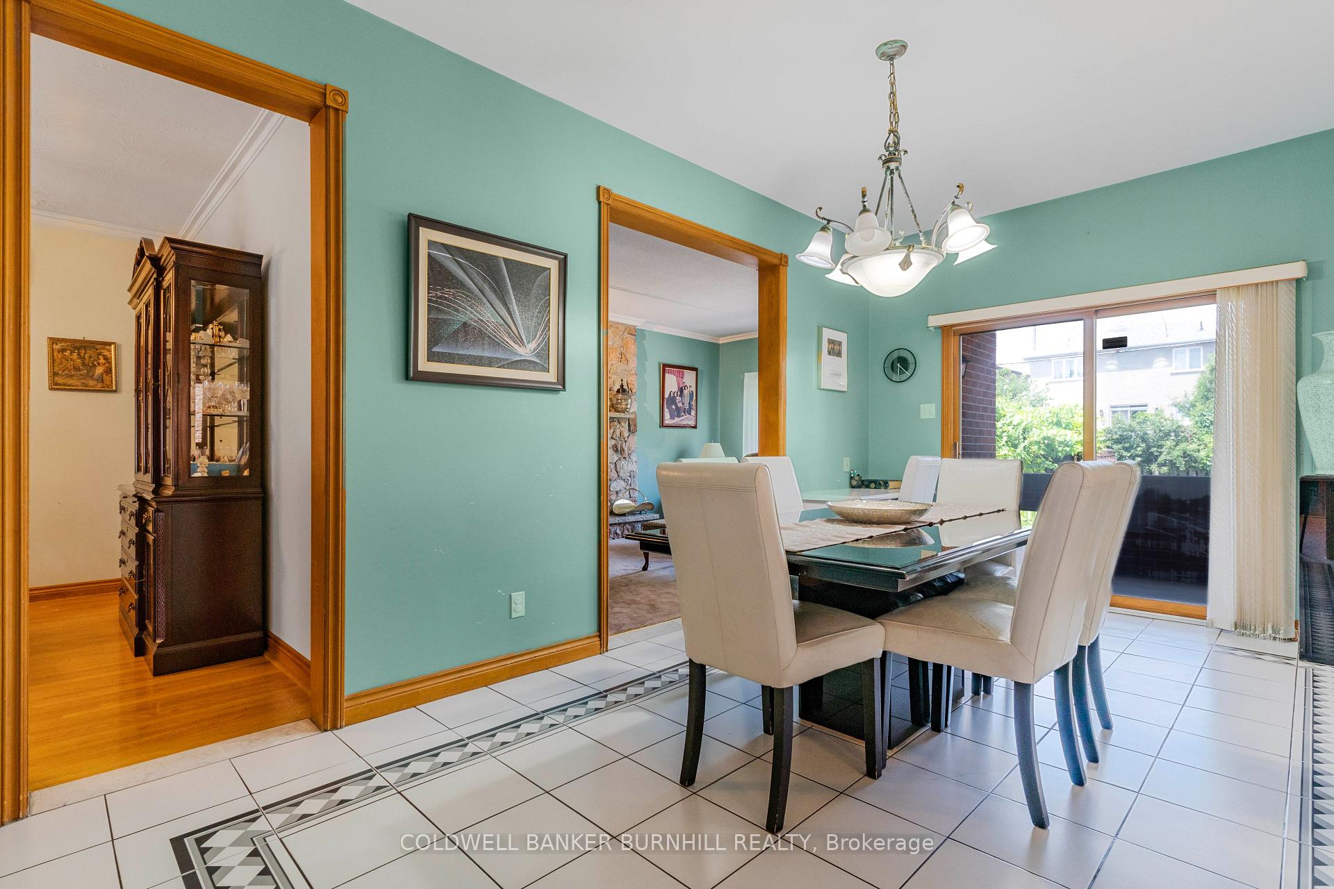 Photo 12 of 706 Glencairn Avenue, Toronto, Englemount-Lawrence — HOMEH