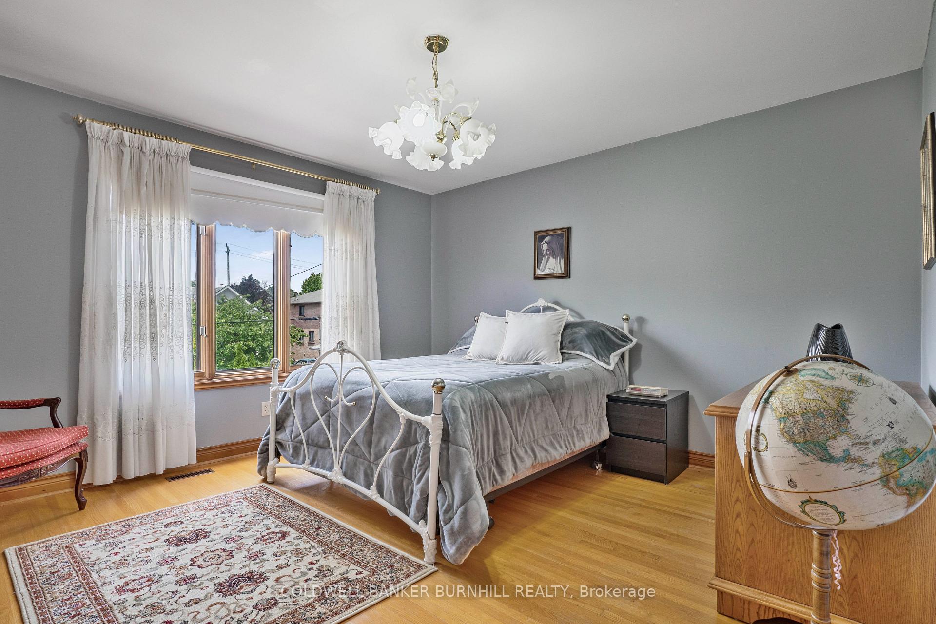 Photo 24 of 706 Glencairn Avenue, Toronto, Englemount-Lawrence — HOMEH