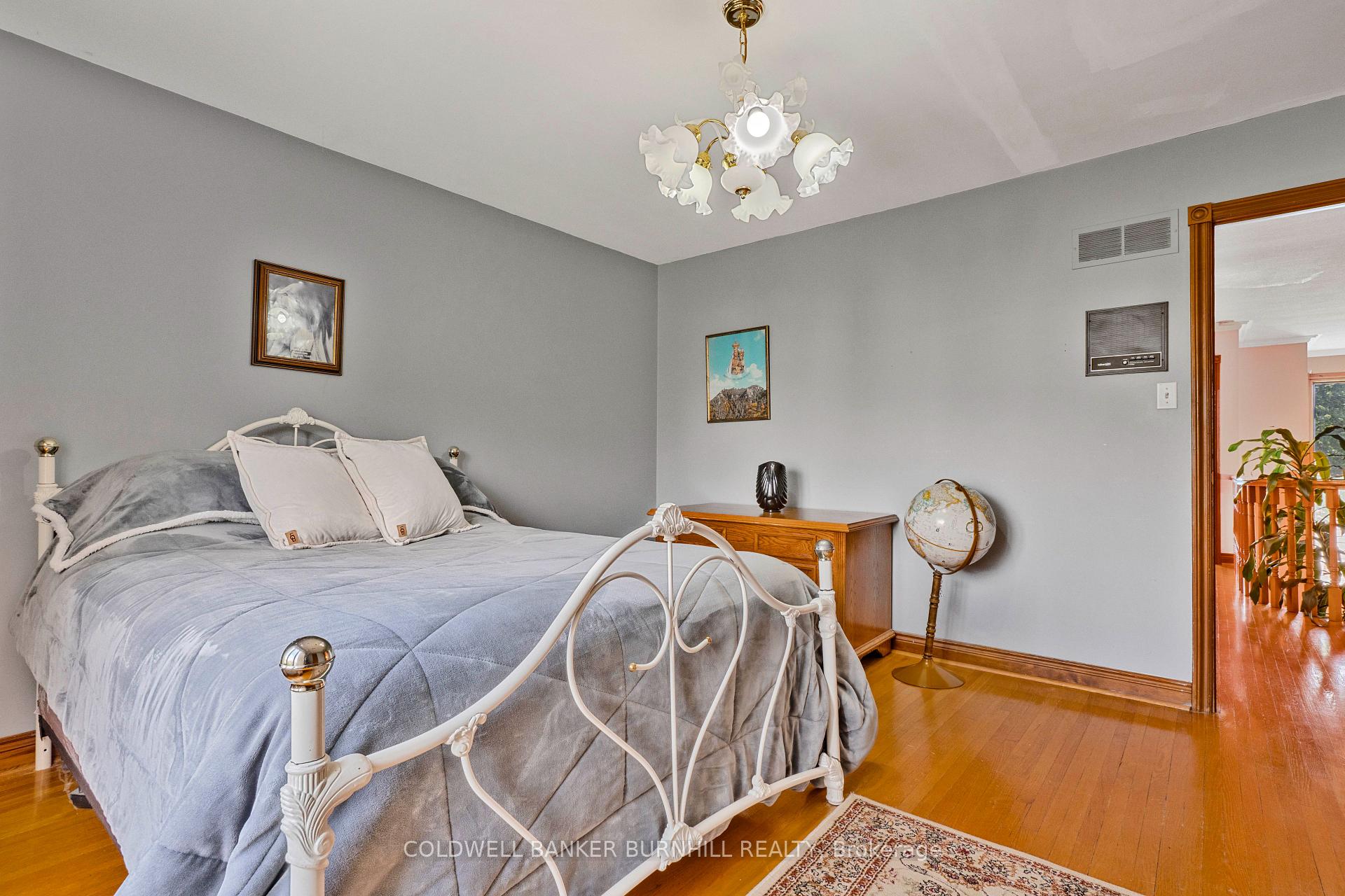 Photo 25 of 706 Glencairn Avenue, Toronto, Englemount-Lawrence — HOMEH