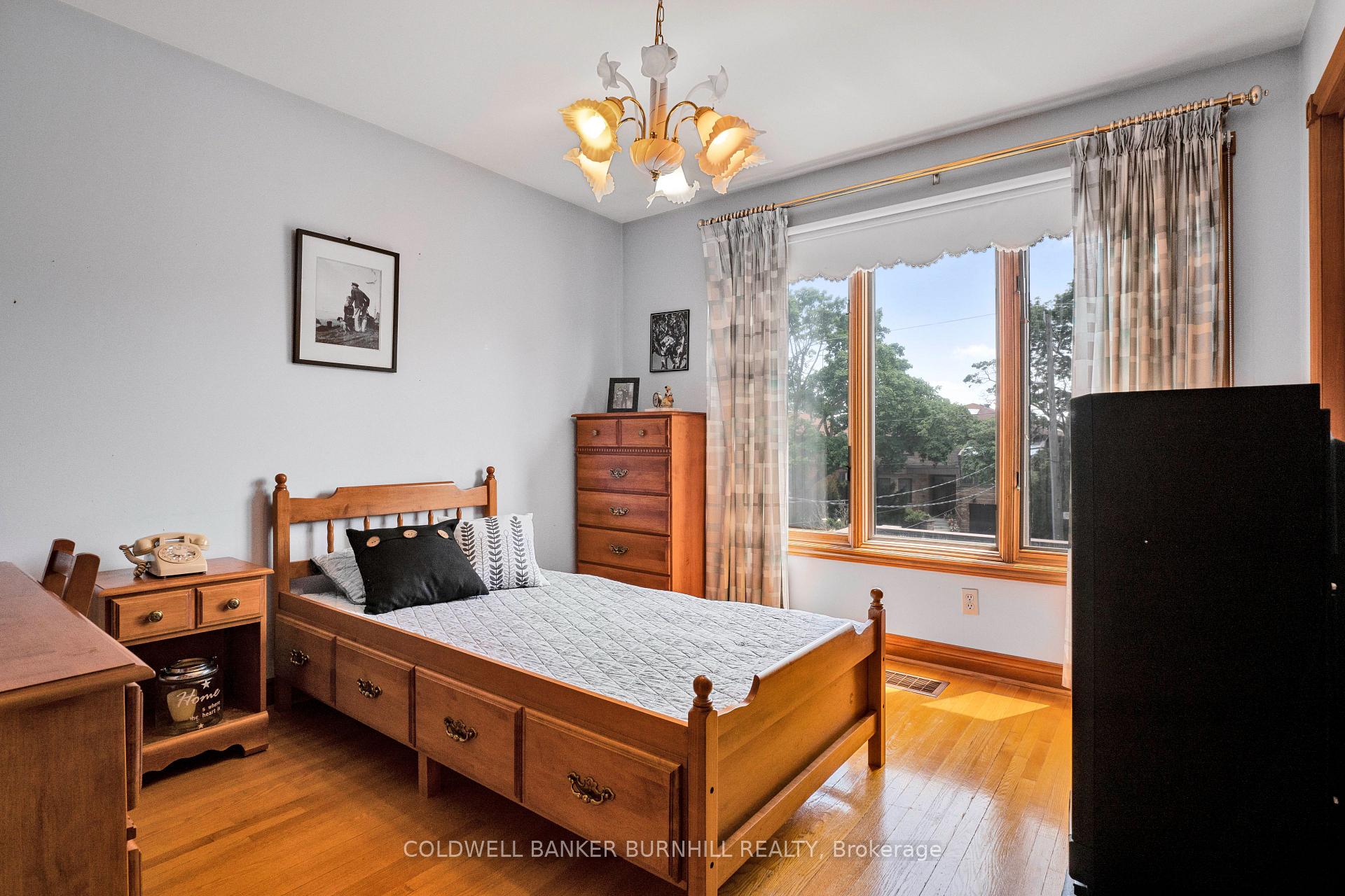 Photo 26 of 706 Glencairn Avenue, Toronto, Englemount-Lawrence — HOMEH