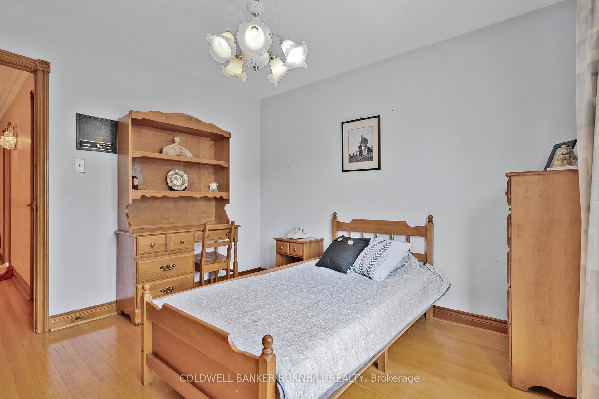 Photo 27 of 706 Glencairn Avenue, Toronto, Englemount-Lawrence — HOMEH