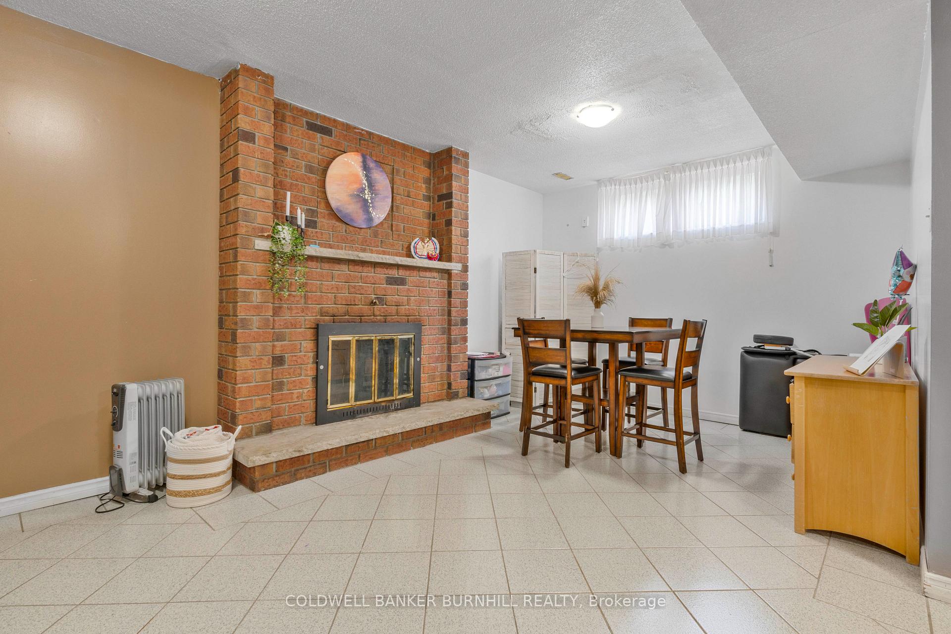 Photo 32 of 706 Glencairn Avenue, Toronto, Englemount-Lawrence — HOMEH