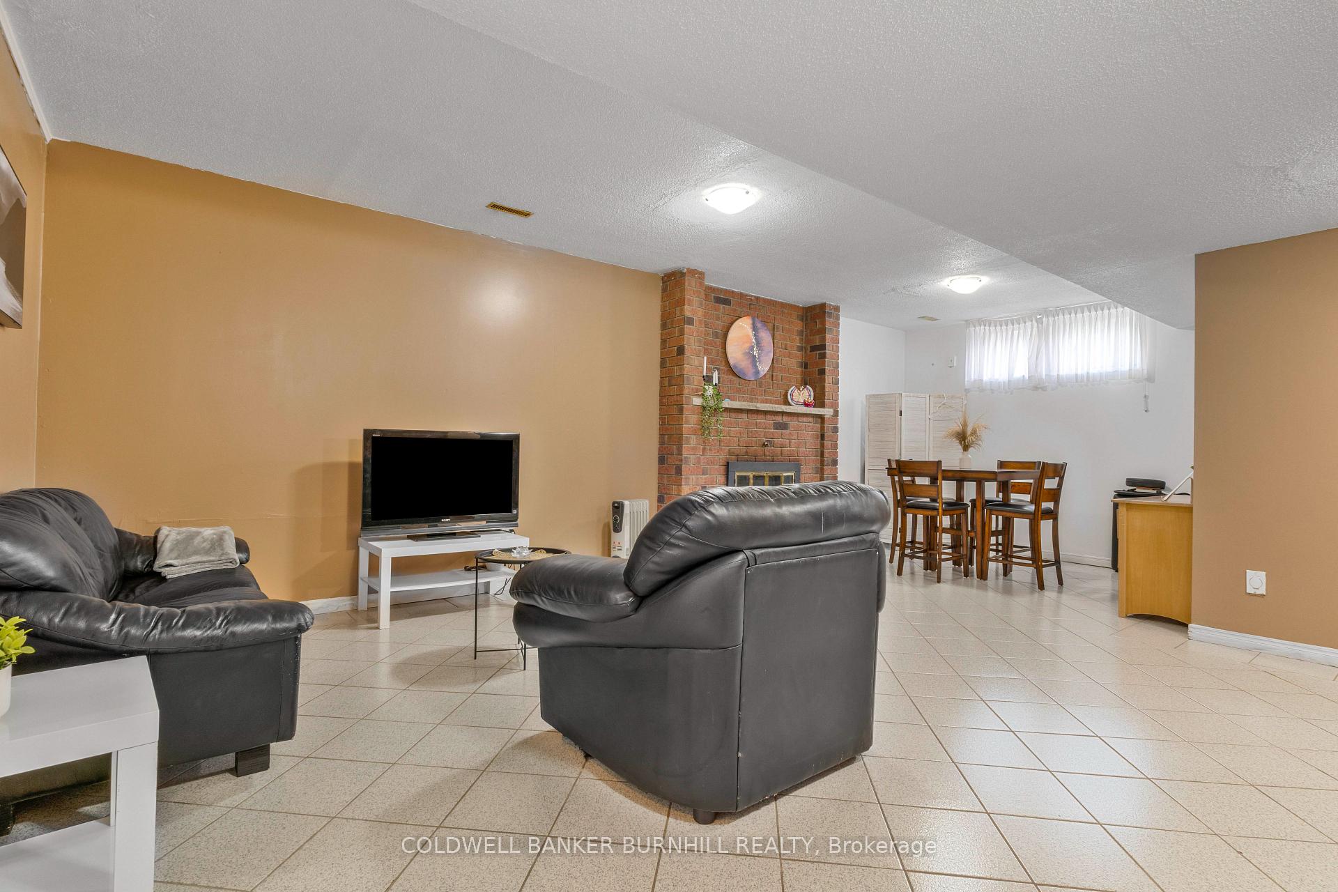 Photo 33 of 706 Glencairn Avenue, Toronto, Englemount-Lawrence — HOMEH