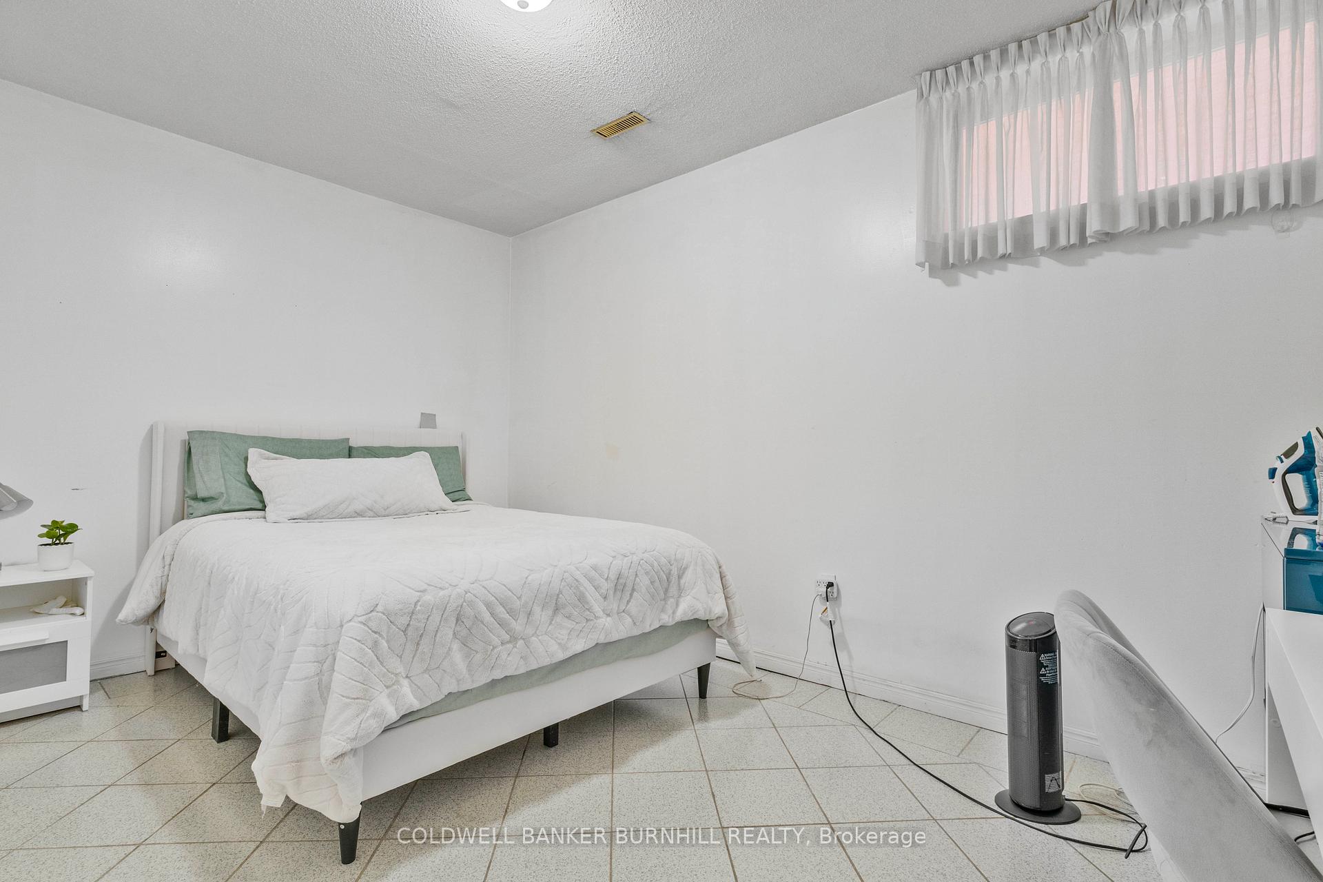 Photo 35 of 706 Glencairn Avenue, Toronto, Englemount-Lawrence — HOMEH