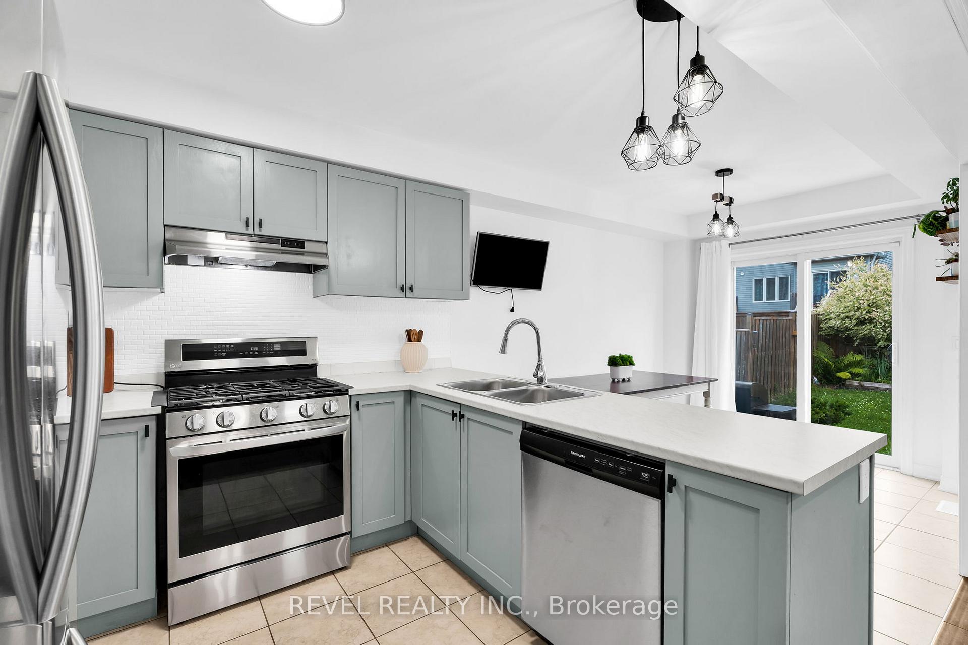 Photo 6 of 824 Cook Crescent, Shelburne — HOMEH