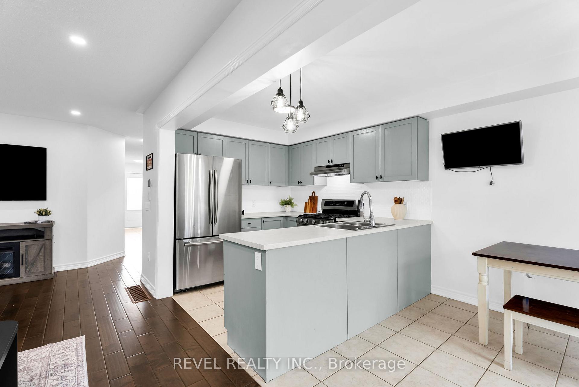 Photo 8 of 824 Cook Crescent, Shelburne — HOMEH