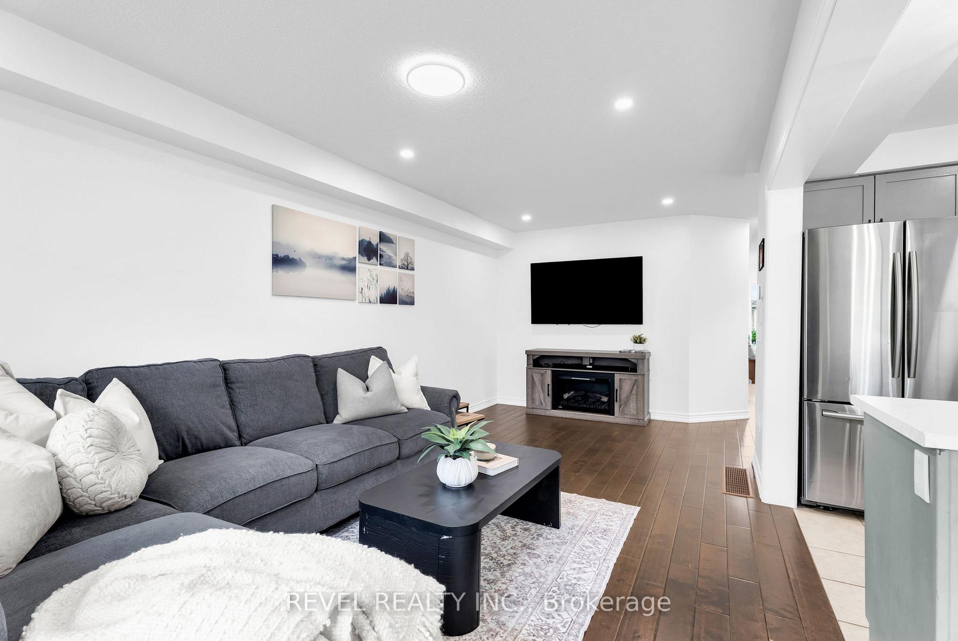 Photo 11 of 824 Cook Crescent, Shelburne — HOMEH
