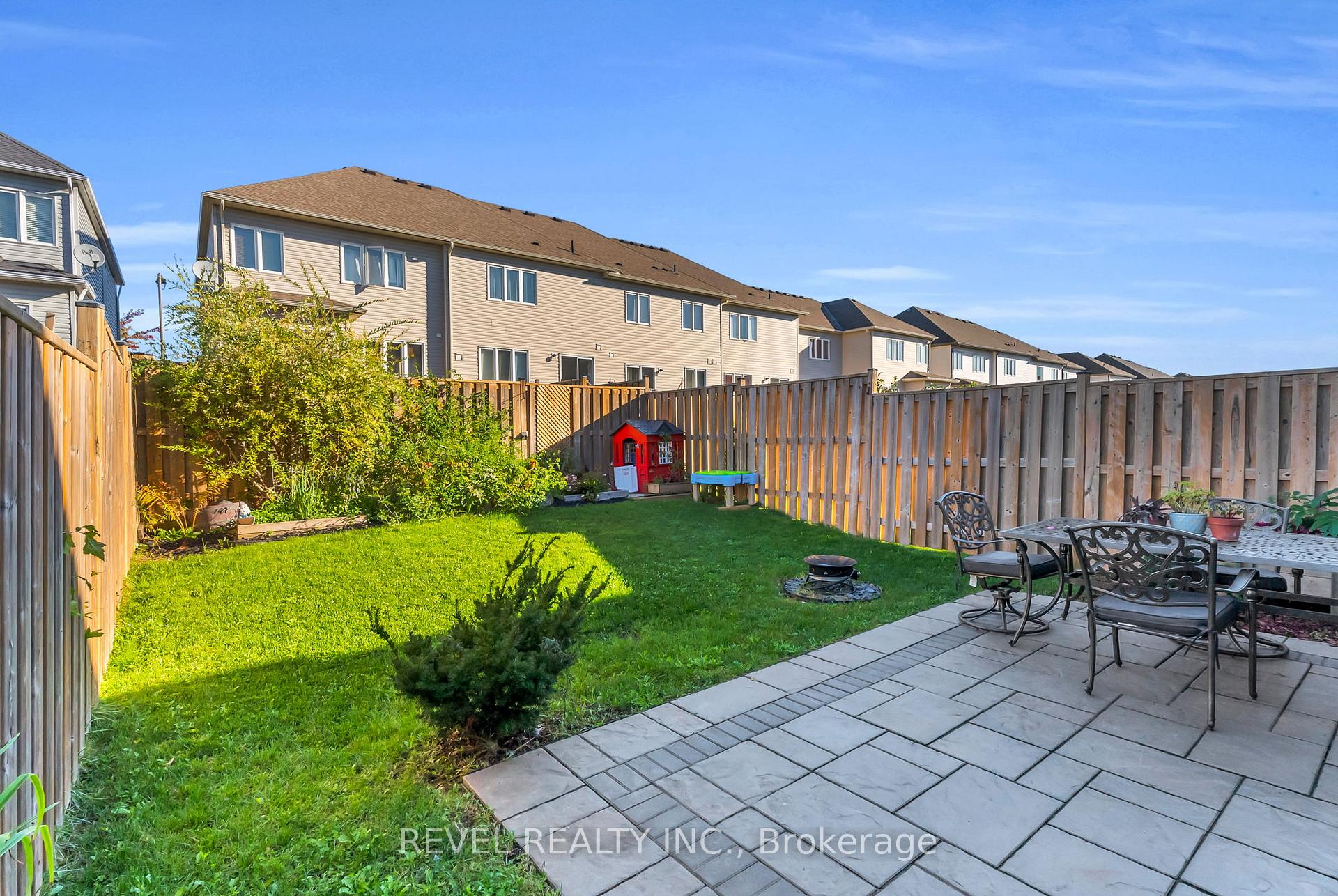 Photo 27 of 824 Cook Crescent, Shelburne — HOMEH