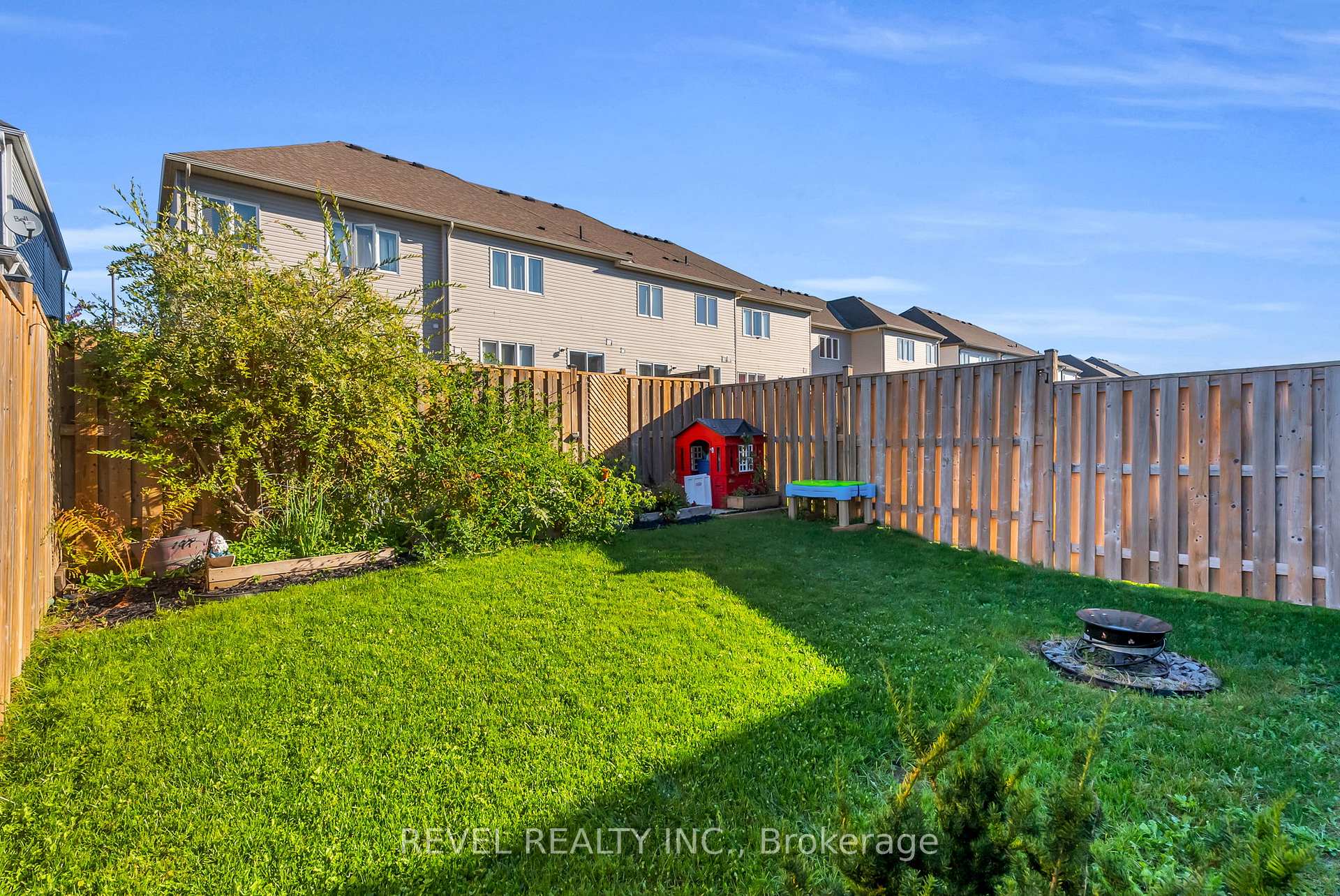 Photo 28 of 824 Cook Crescent, Shelburne — HOMEH