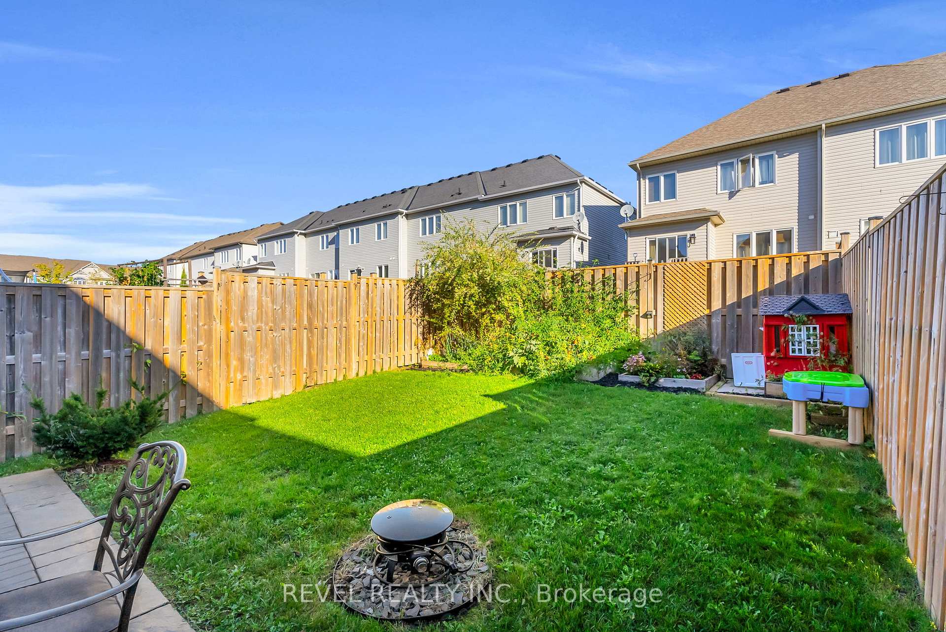Photo 29 of 824 Cook Crescent, Shelburne — HOMEH