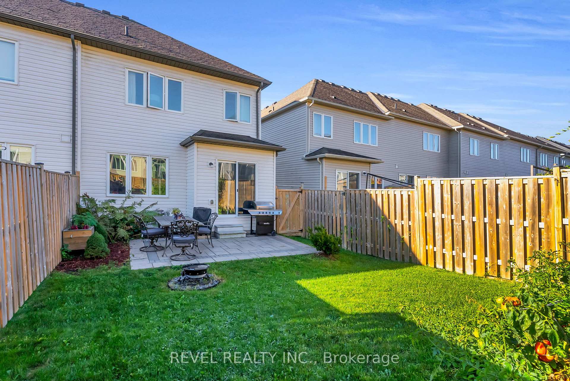 Photo 30 of 824 Cook Crescent, Shelburne — HOMEH