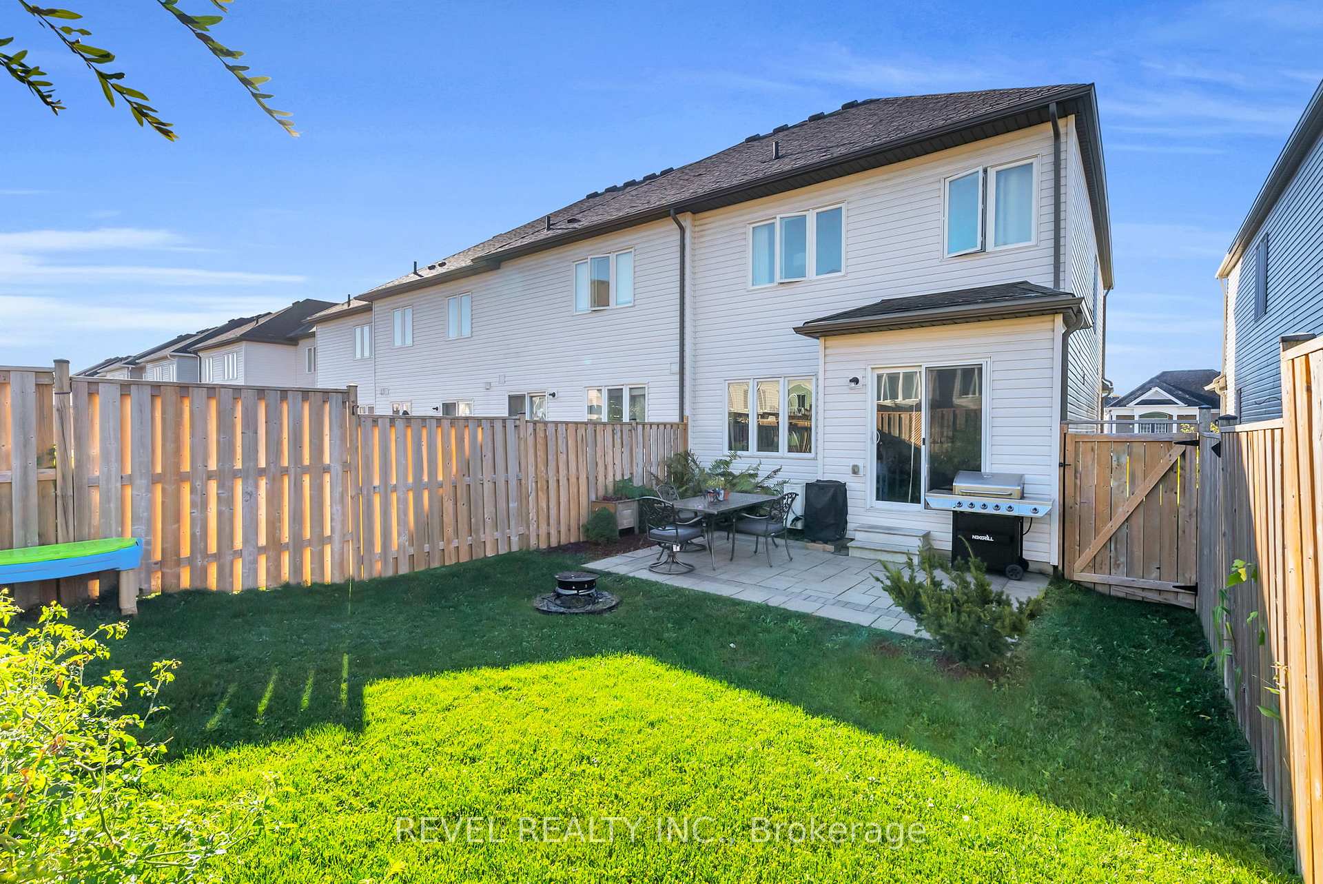 Photo 31 of 824 Cook Crescent, Shelburne — HOMEH