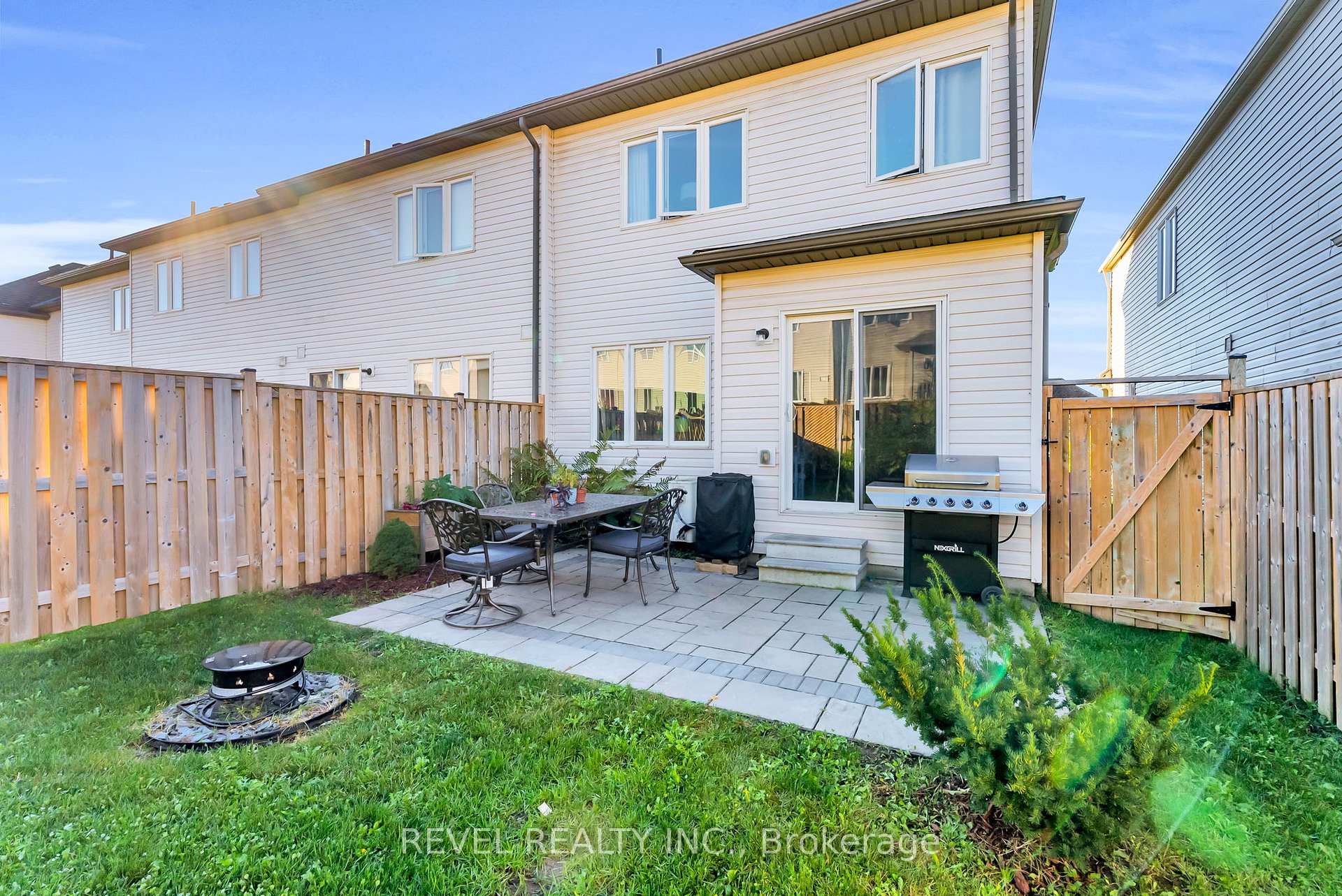 Photo 32 of 824 Cook Crescent, Shelburne — HOMEH