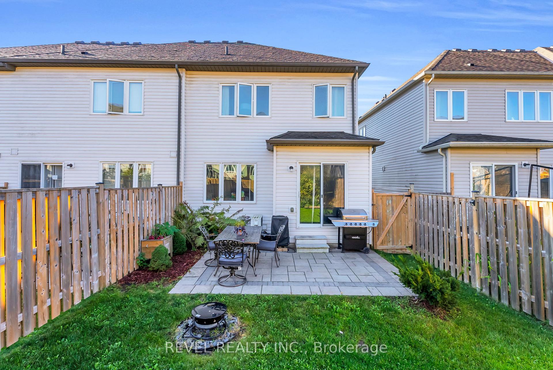 Photo 33 of 824 Cook Crescent, Shelburne — HOMEH
