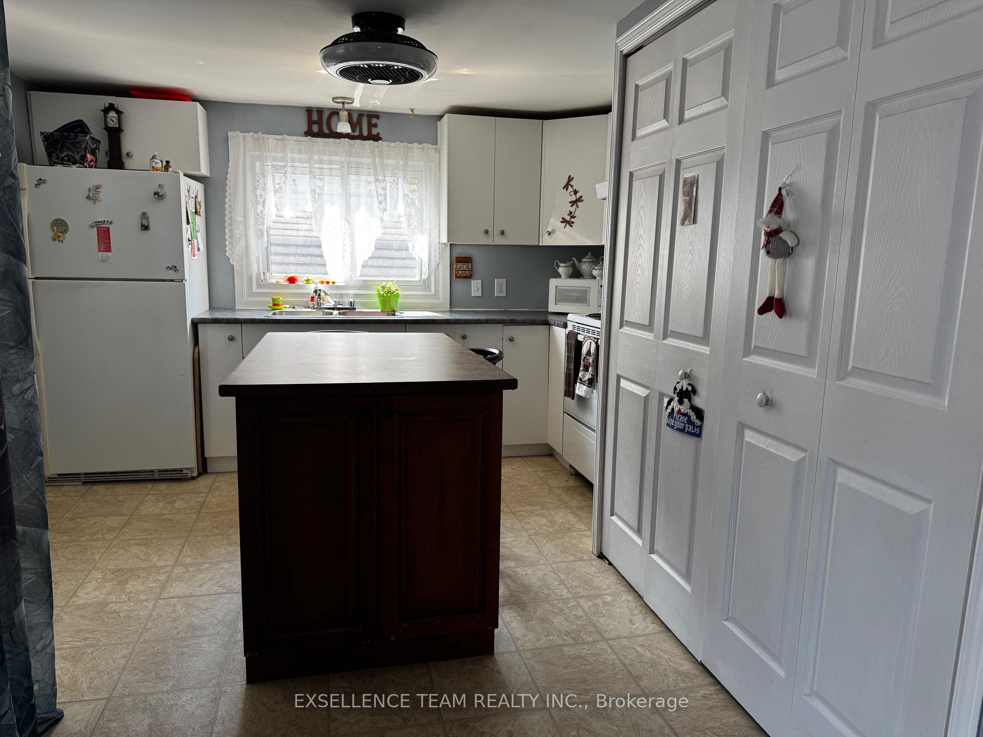 Photo 3 of 302 Seventh Street W, Cornwall — HOMEH
