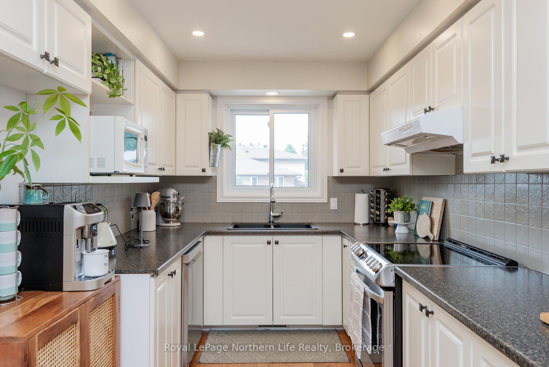 Photo 10 of 523 Bromley Avenue, North Bay, Widdifield — HOMEH