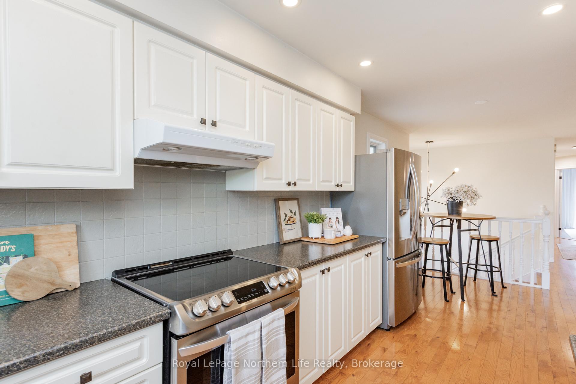 Photo 11 of 523 Bromley Avenue, North Bay, Widdifield — HOMEH