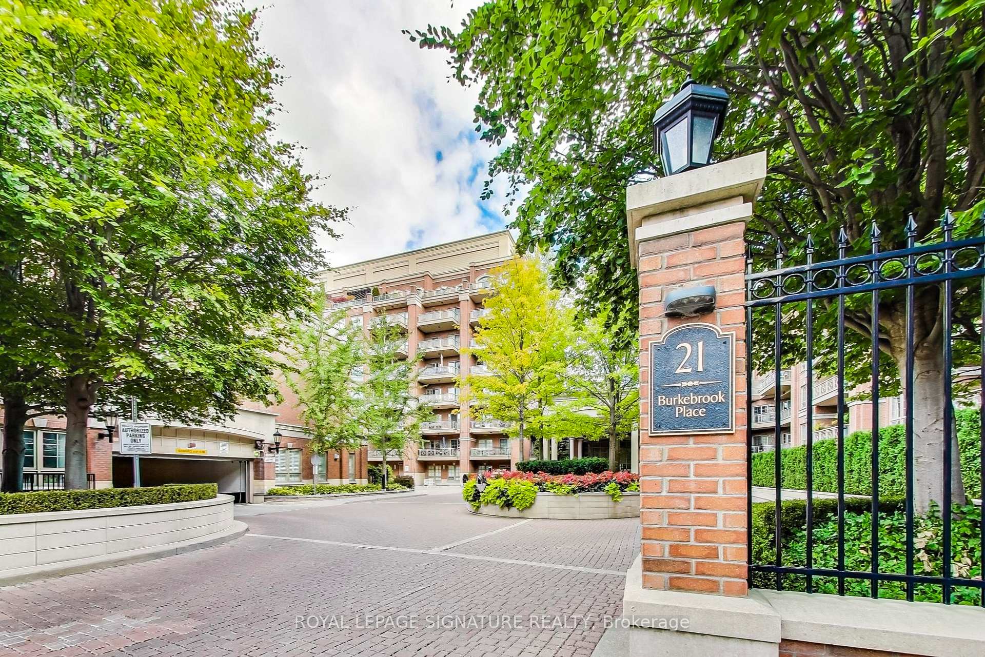 Front of Unit 324, 21 Burkebrook Place