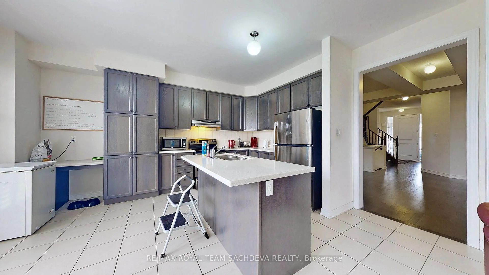 Photo 11 of 95 Fred Jackman Avenue, Clarington, Bowmanville — HOMEH