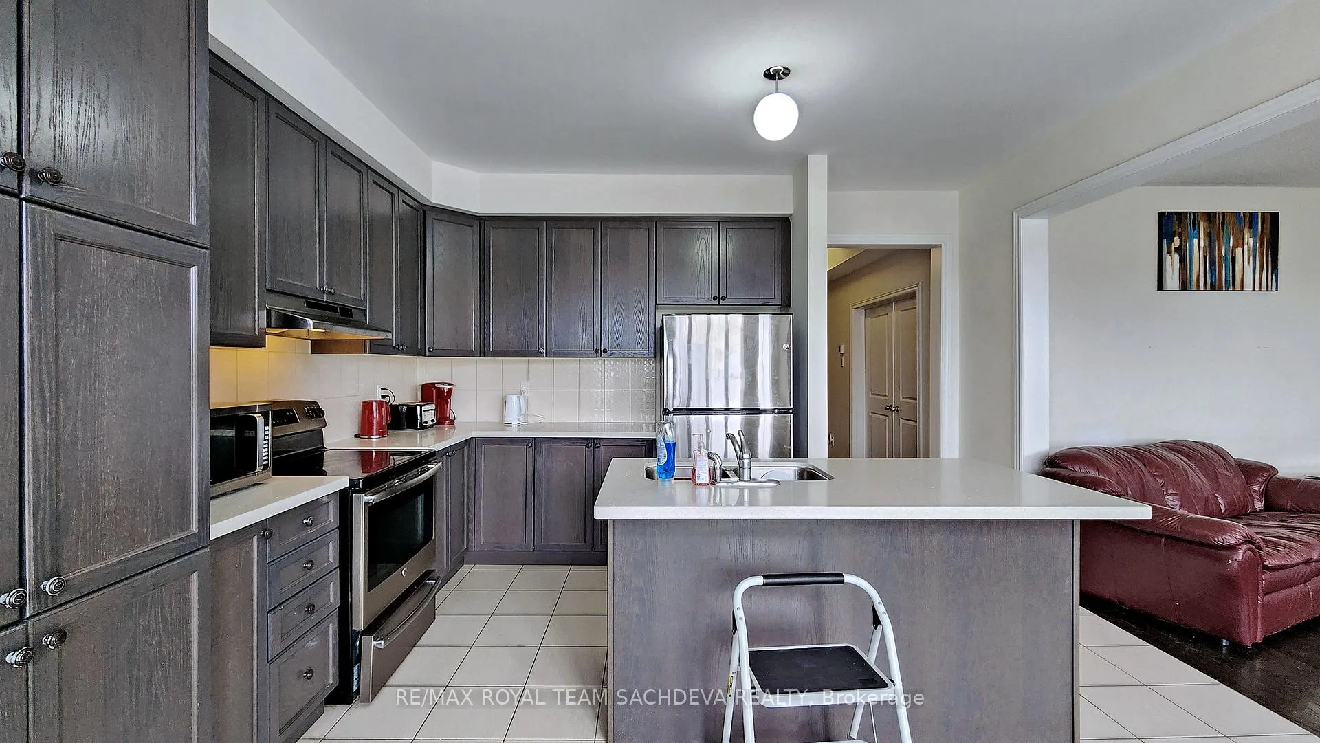Photo 12 of 95 Fred Jackman Avenue, Clarington, Bowmanville — HOMEH