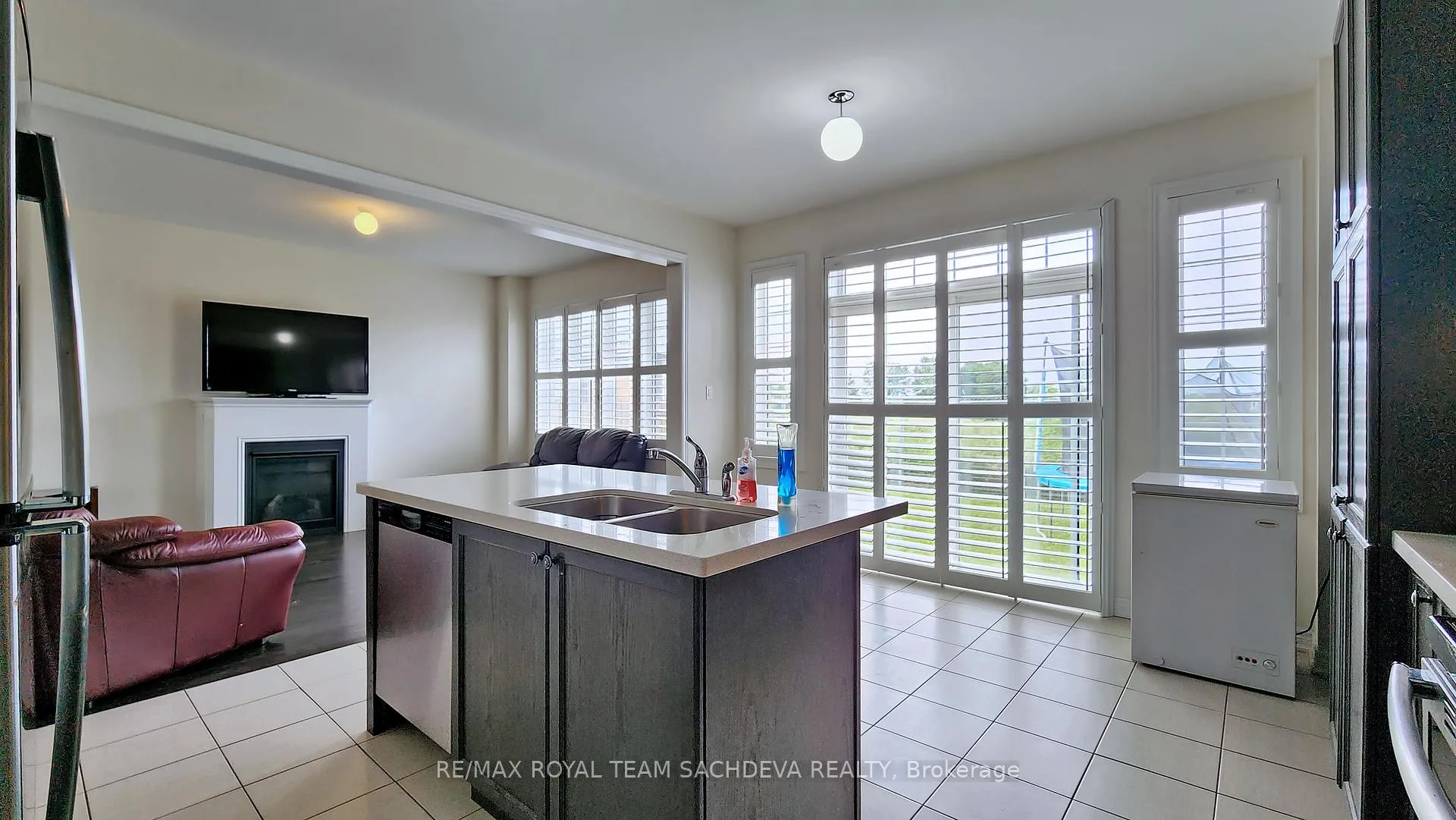 Photo 13 of 95 Fred Jackman Avenue, Clarington, Bowmanville — HOMEH