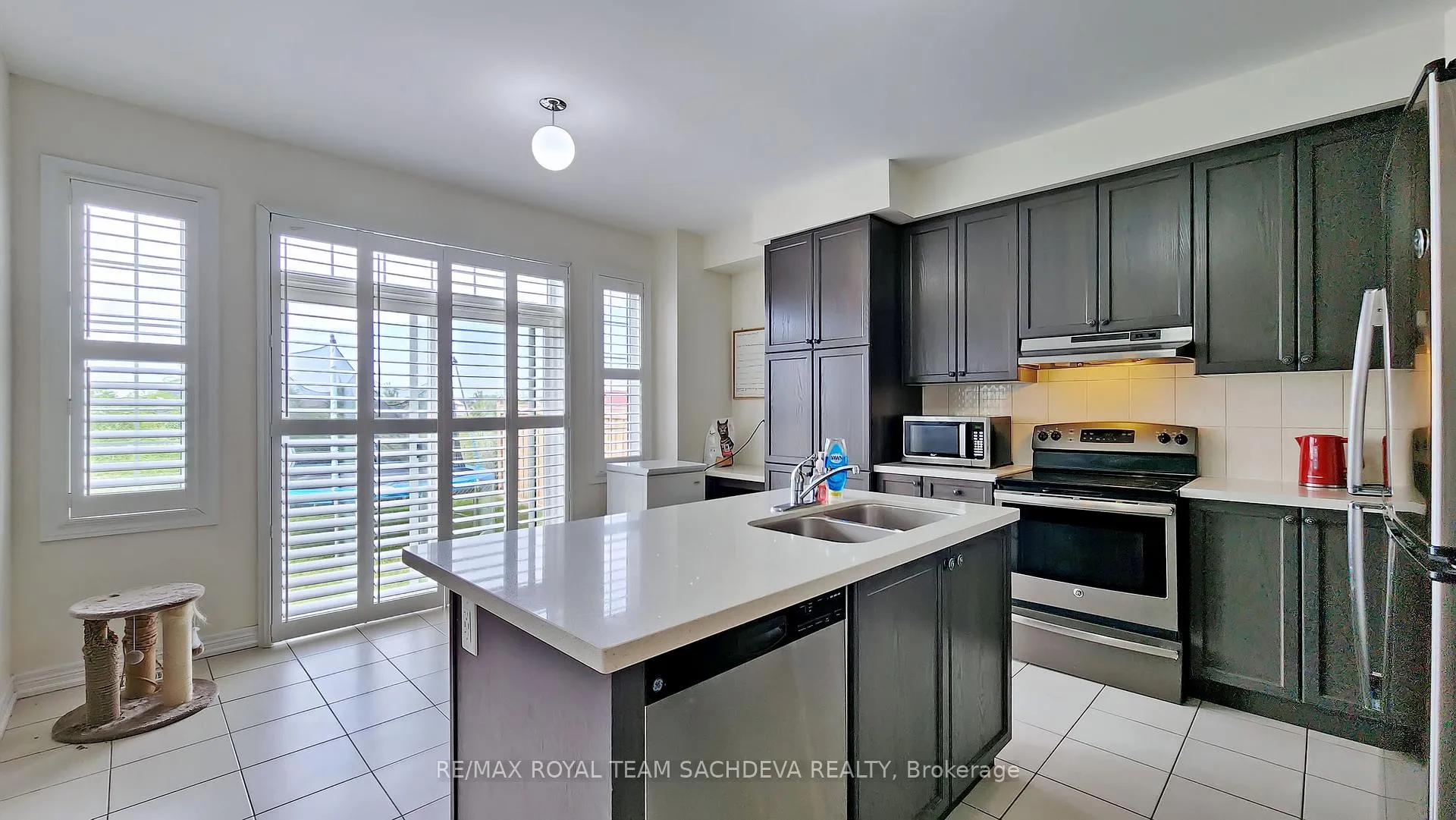 Photo 14 of 95 Fred Jackman Avenue, Clarington, Bowmanville — HOMEH