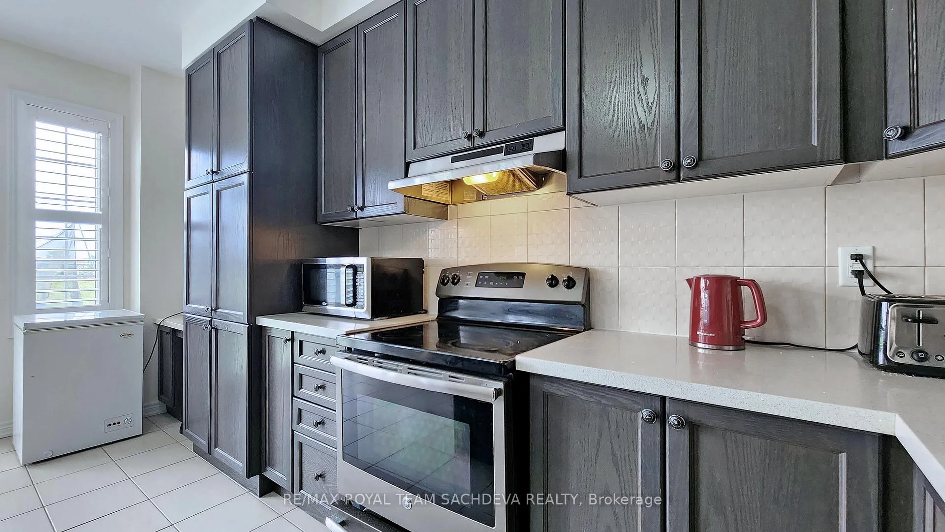Photo 15 of 95 Fred Jackman Avenue, Clarington, Bowmanville — HOMEH