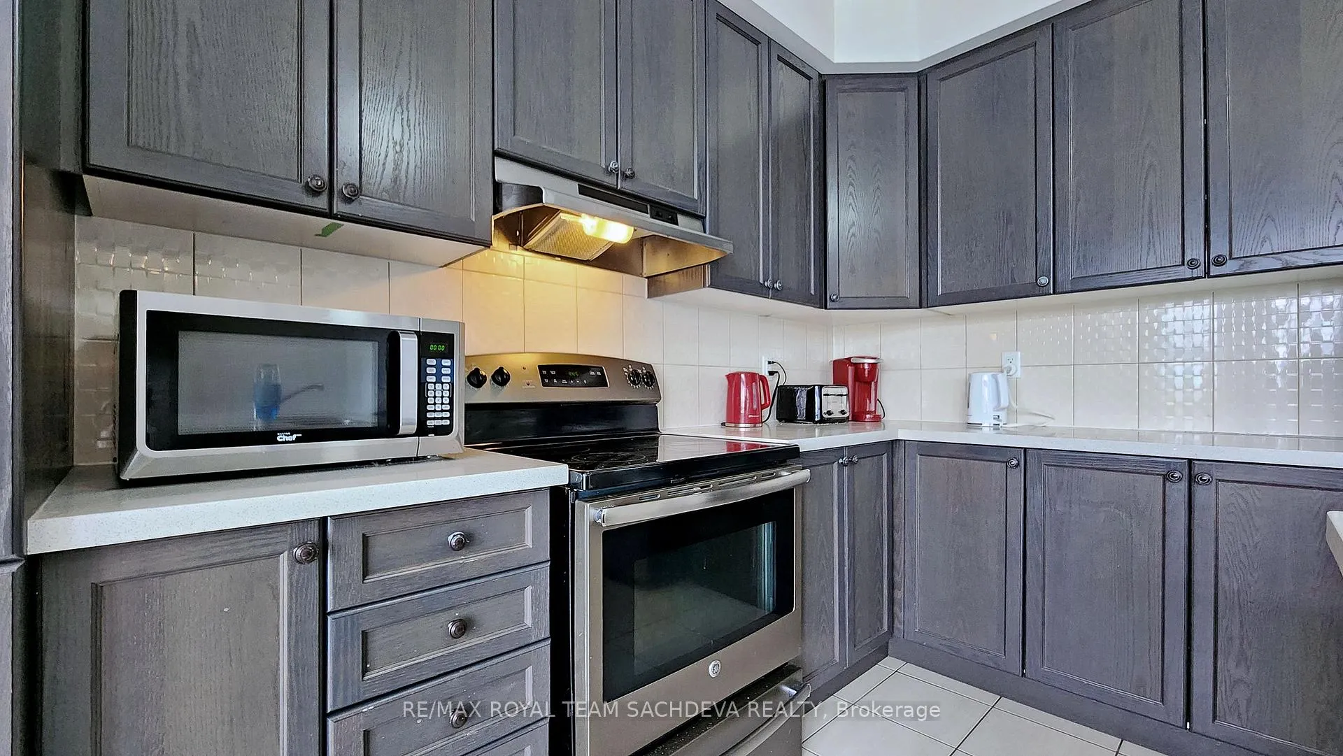 Photo 16 of 95 Fred Jackman Avenue, Clarington, Bowmanville — HOMEH