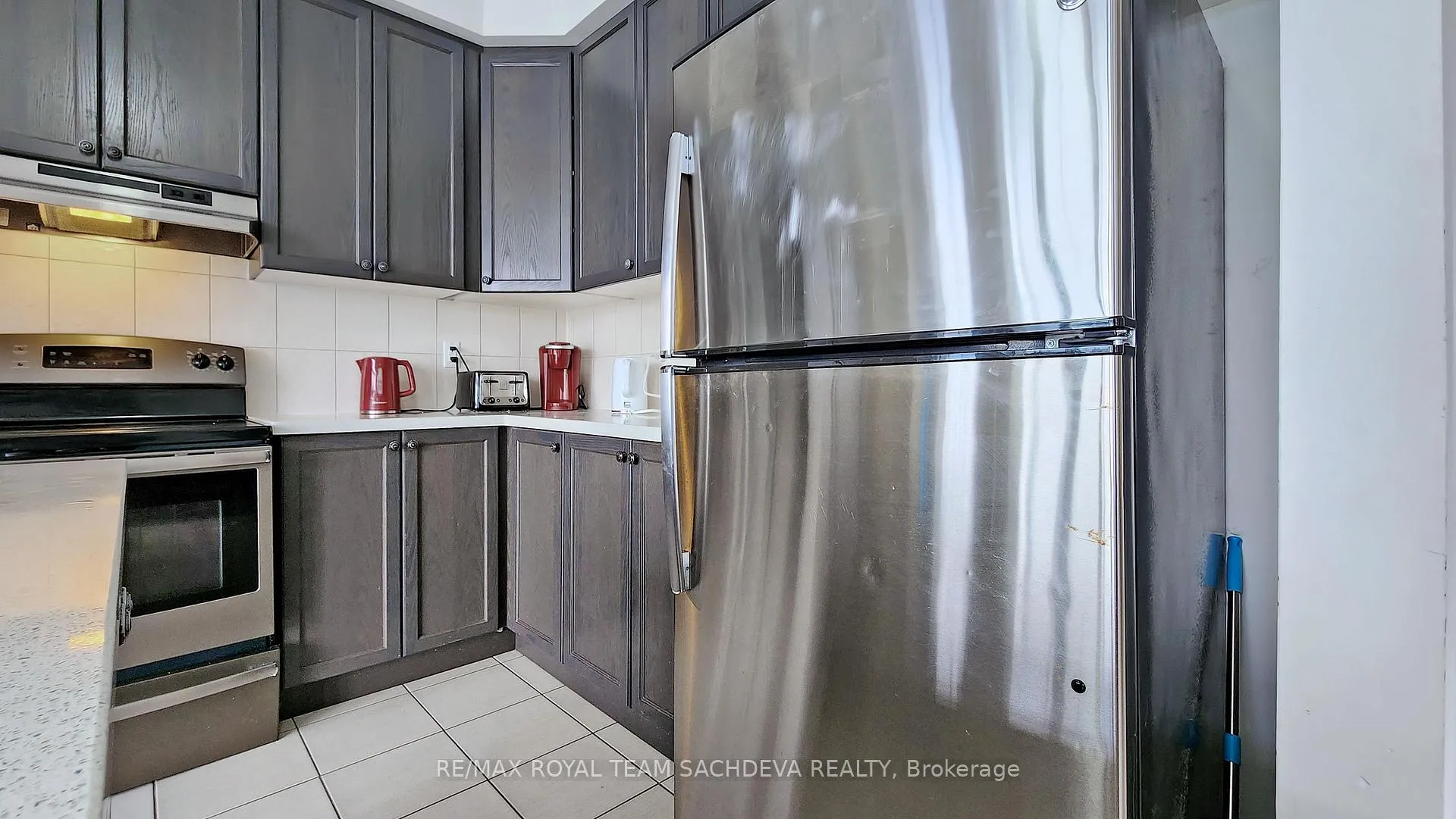 Photo 17 of 95 Fred Jackman Avenue, Clarington, Bowmanville — HOMEH