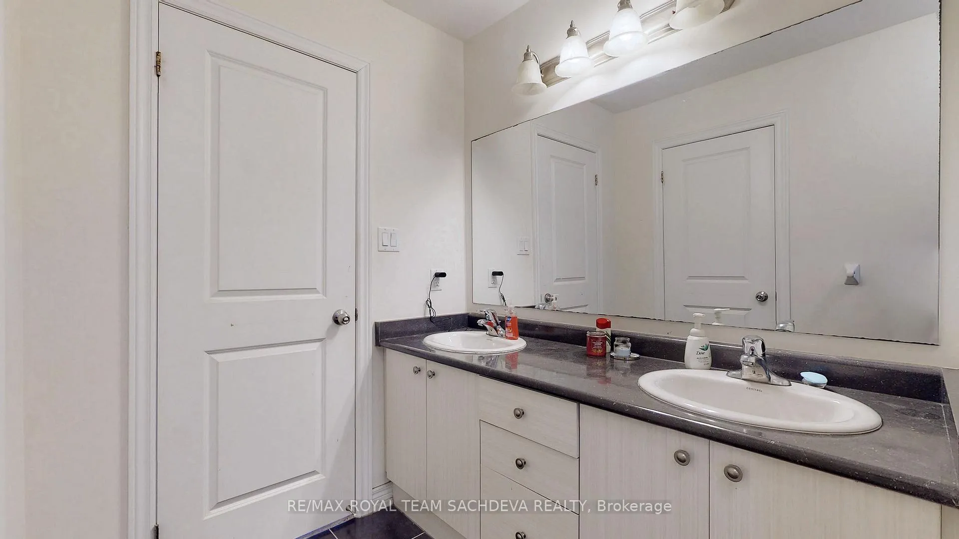 Photo 34 of 95 Fred Jackman Avenue, Clarington, Bowmanville — HOMEH
