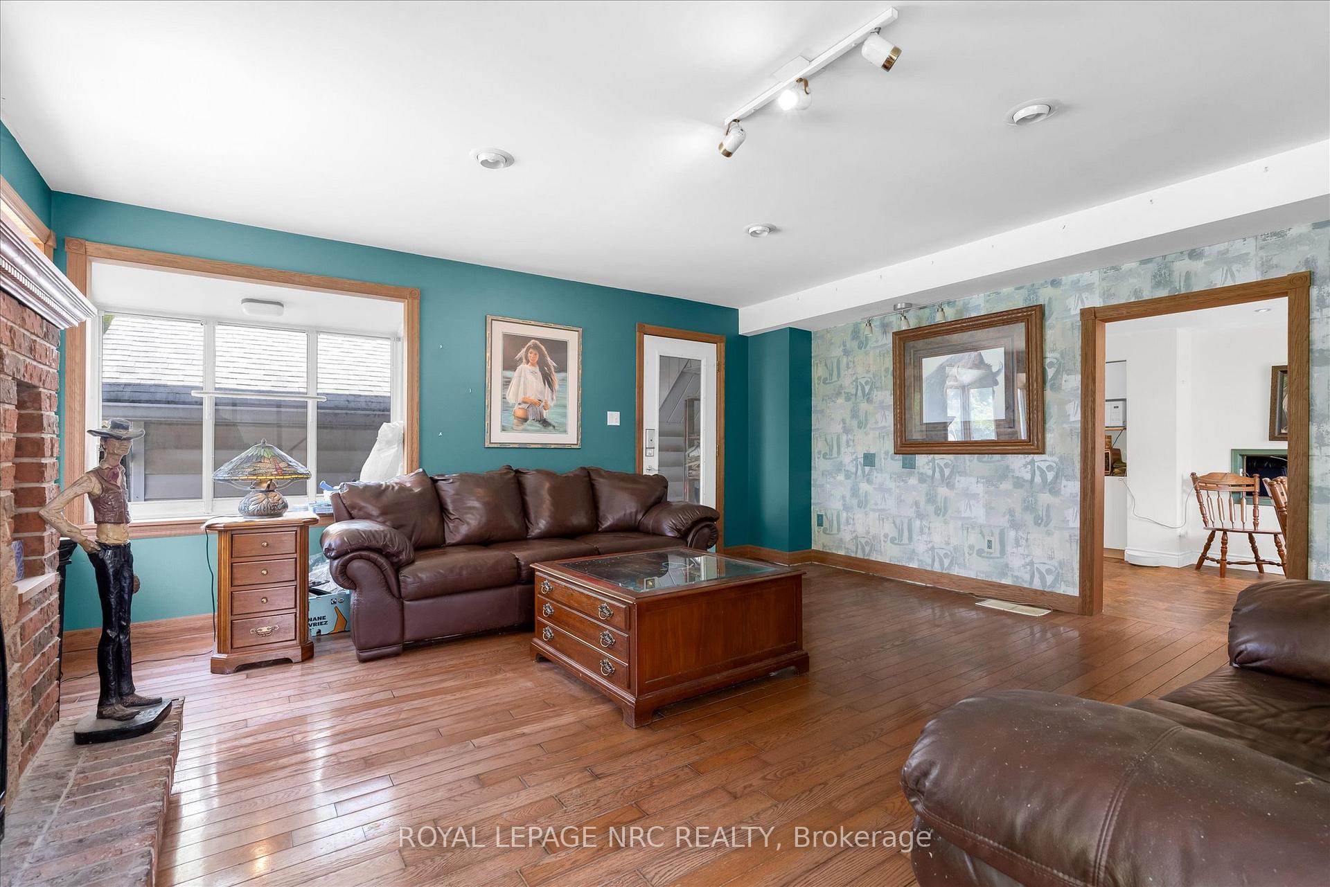 Photo 10 of 4271 Elgin Street, Niagara Falls, Downtown — HOMEH