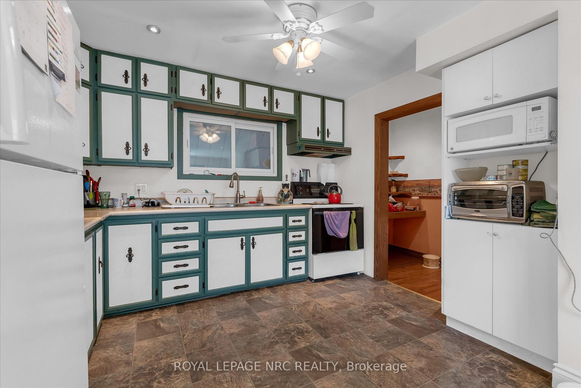 Photo 15 of 4271 Elgin Street, Niagara Falls, Downtown — HOMEH