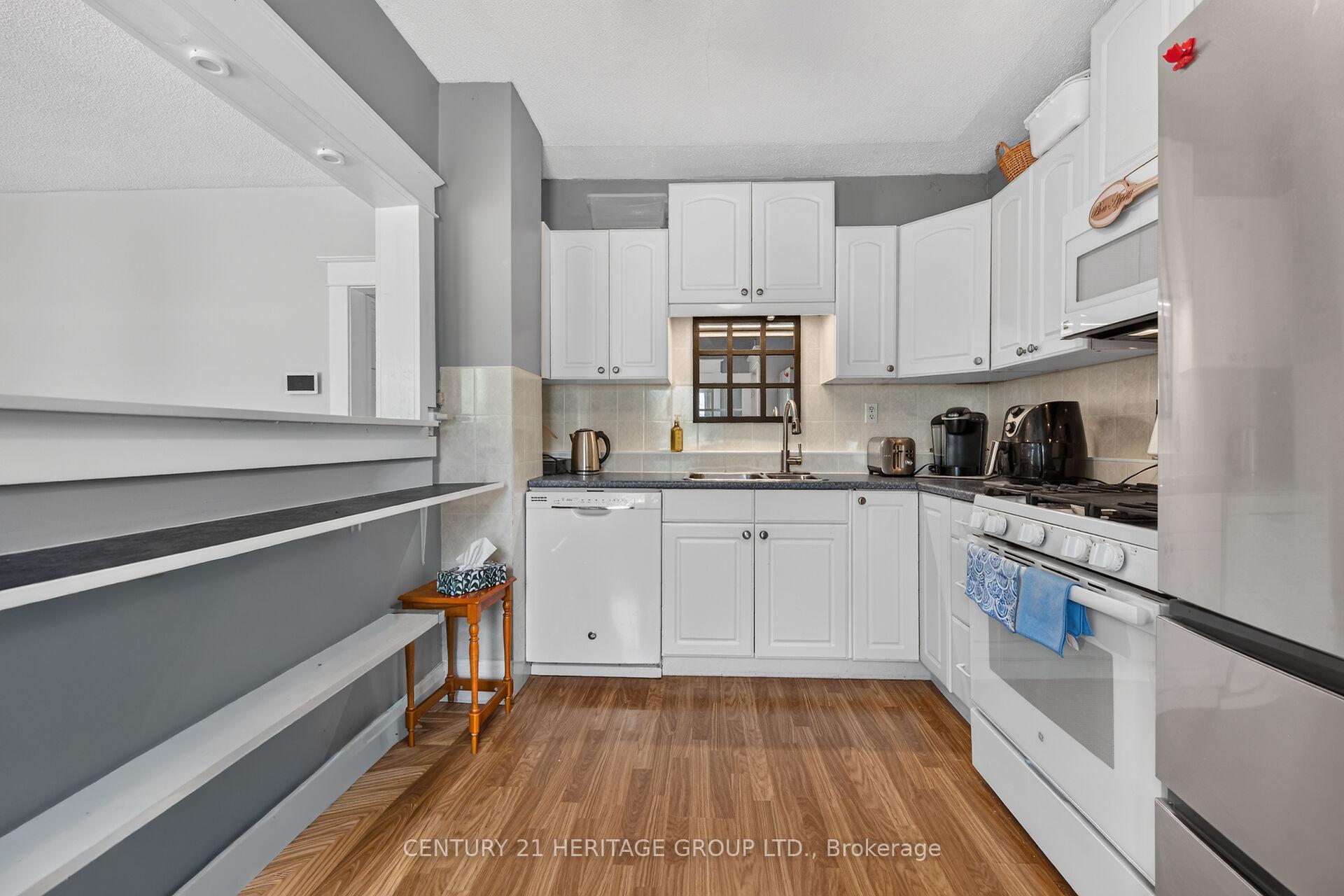 Photo 7 of 208 Carlton Street, St. Catharines, Downtown — HOMEH