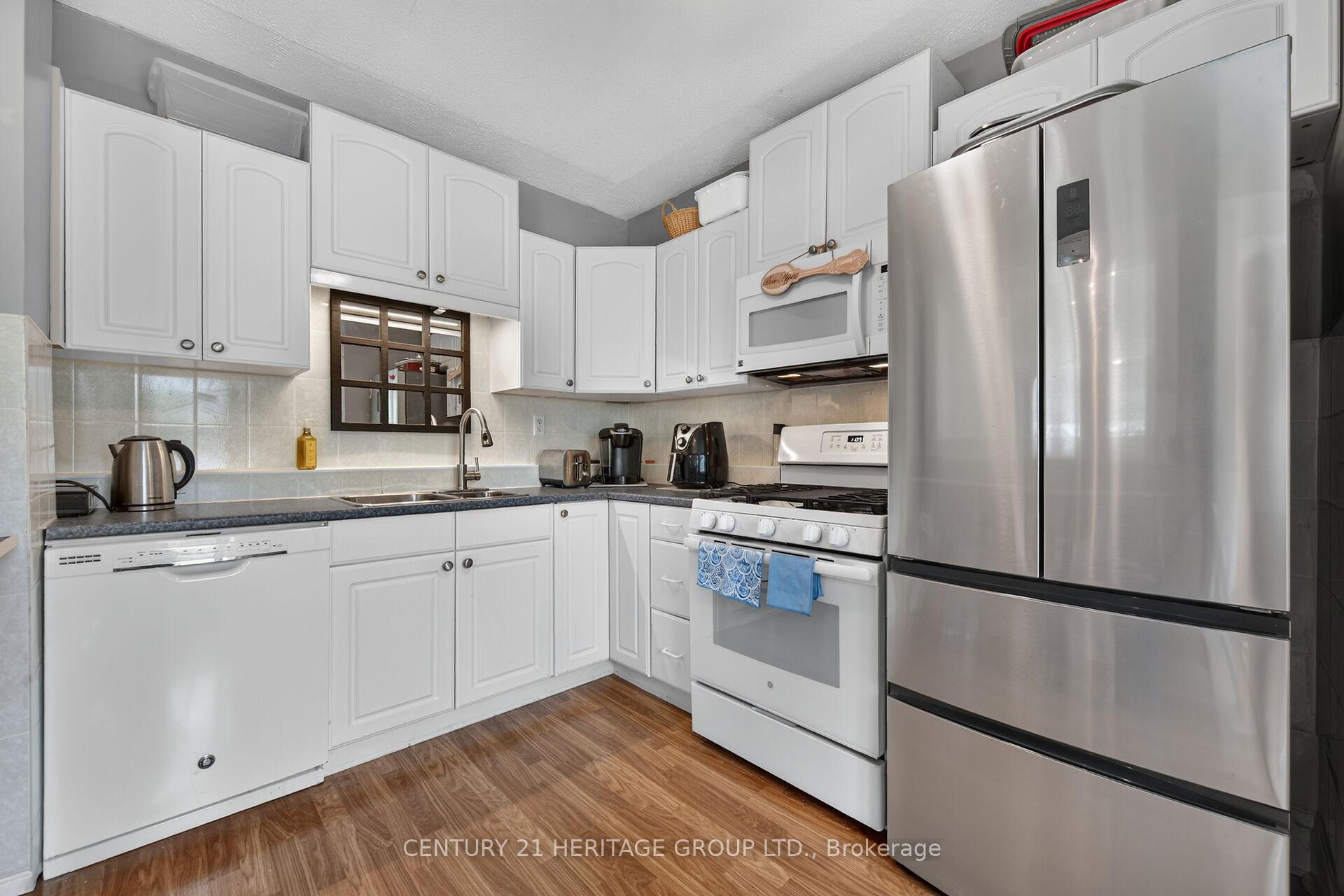 Photo 8 of 208 Carlton Street, St. Catharines, Downtown — HOMEH