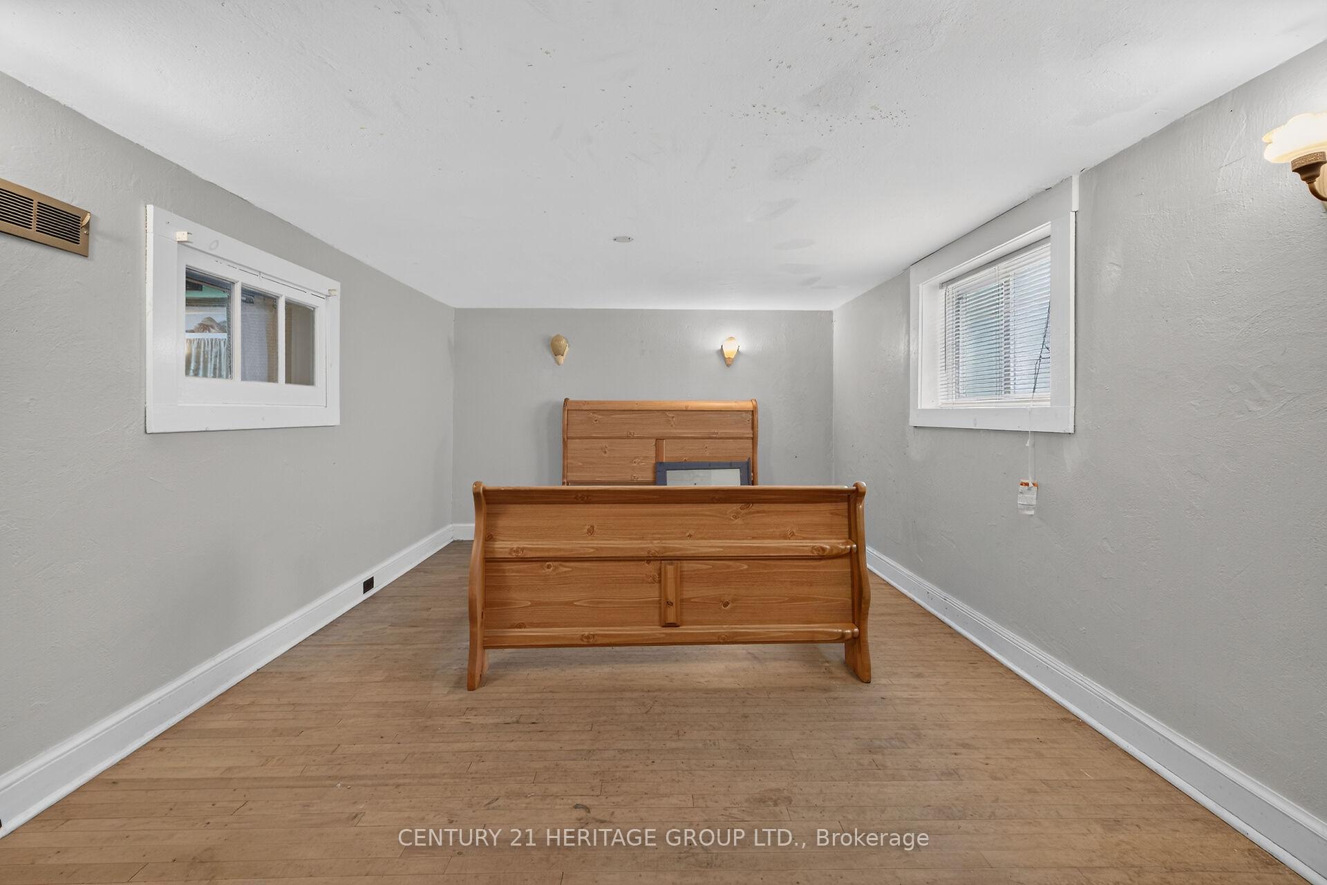 Photo 35 of 208 Carlton Street, St. Catharines, Downtown — HOMEH