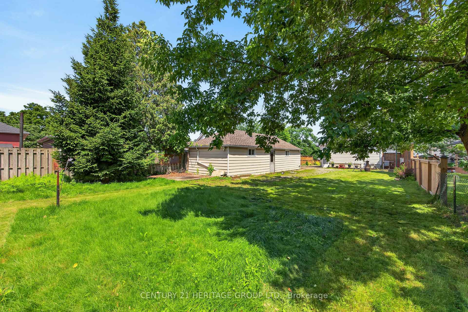 Photo 45 of 208 Carlton Street, St. Catharines, Downtown — HOMEH