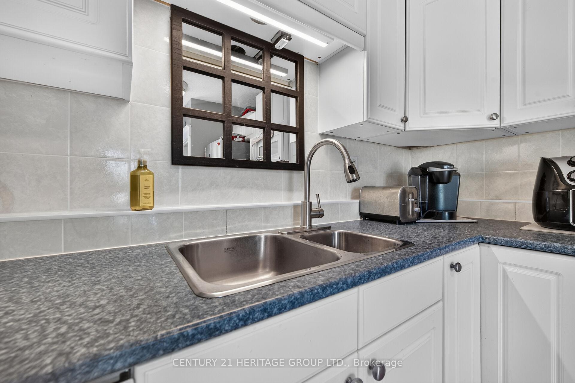 Photo 11 of 208 Carlton Street, St. Catharines, Downtown — HOMEH